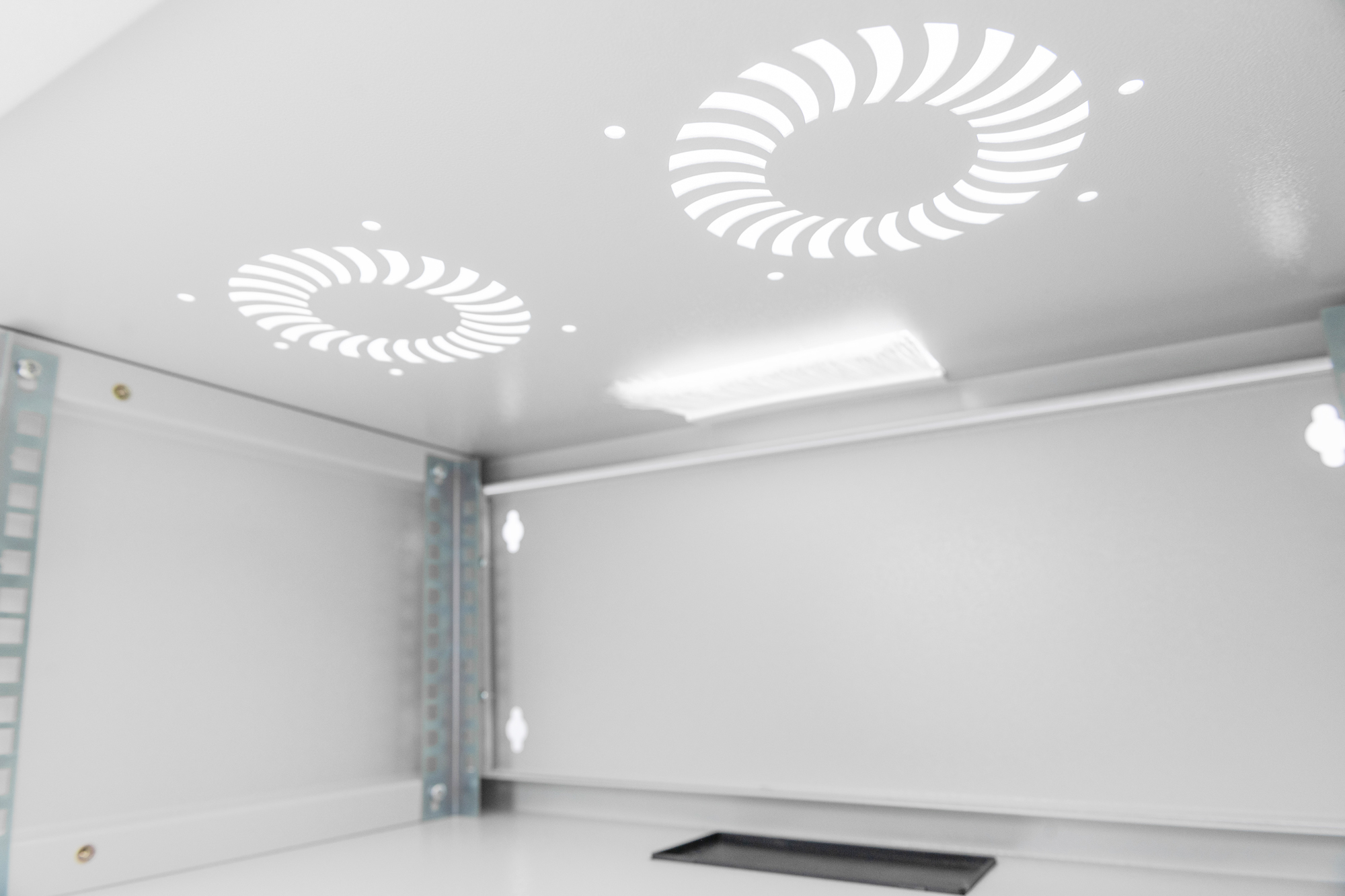 DIGITUS Wandgeh�use SOHO 4HE 241x540x400mm grau unm. - Wandgeh�use