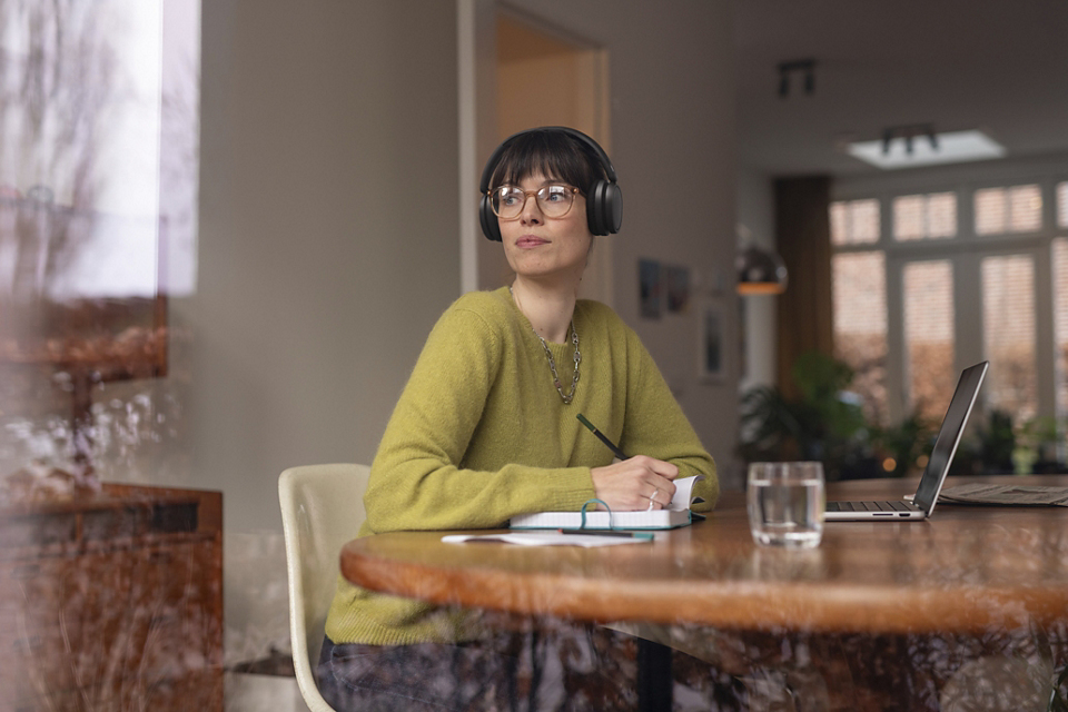 Philips 5000 series TAH5209BK/00 headphones/headset Wireless Head-band Calls/Music Bluetooth Black