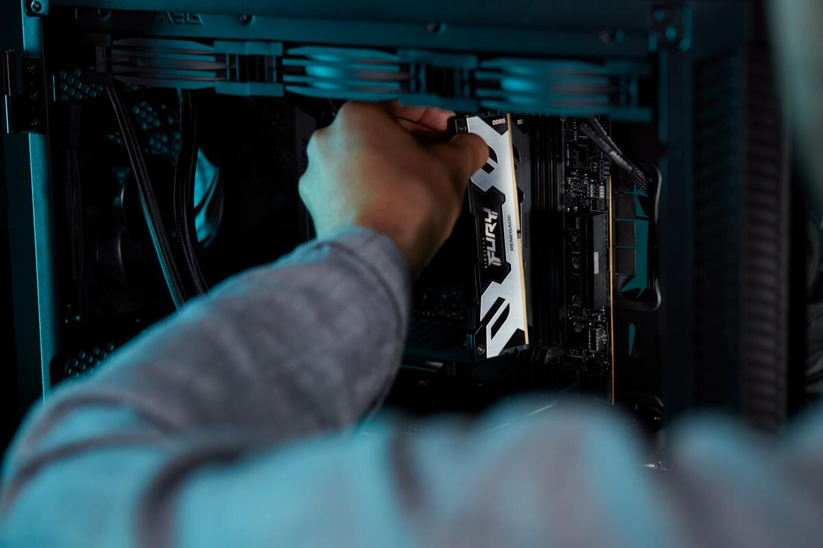 Kingston Technology FURY 24GB 8800MT/s DDR5 CL42 CUDIMM Renegade Silver