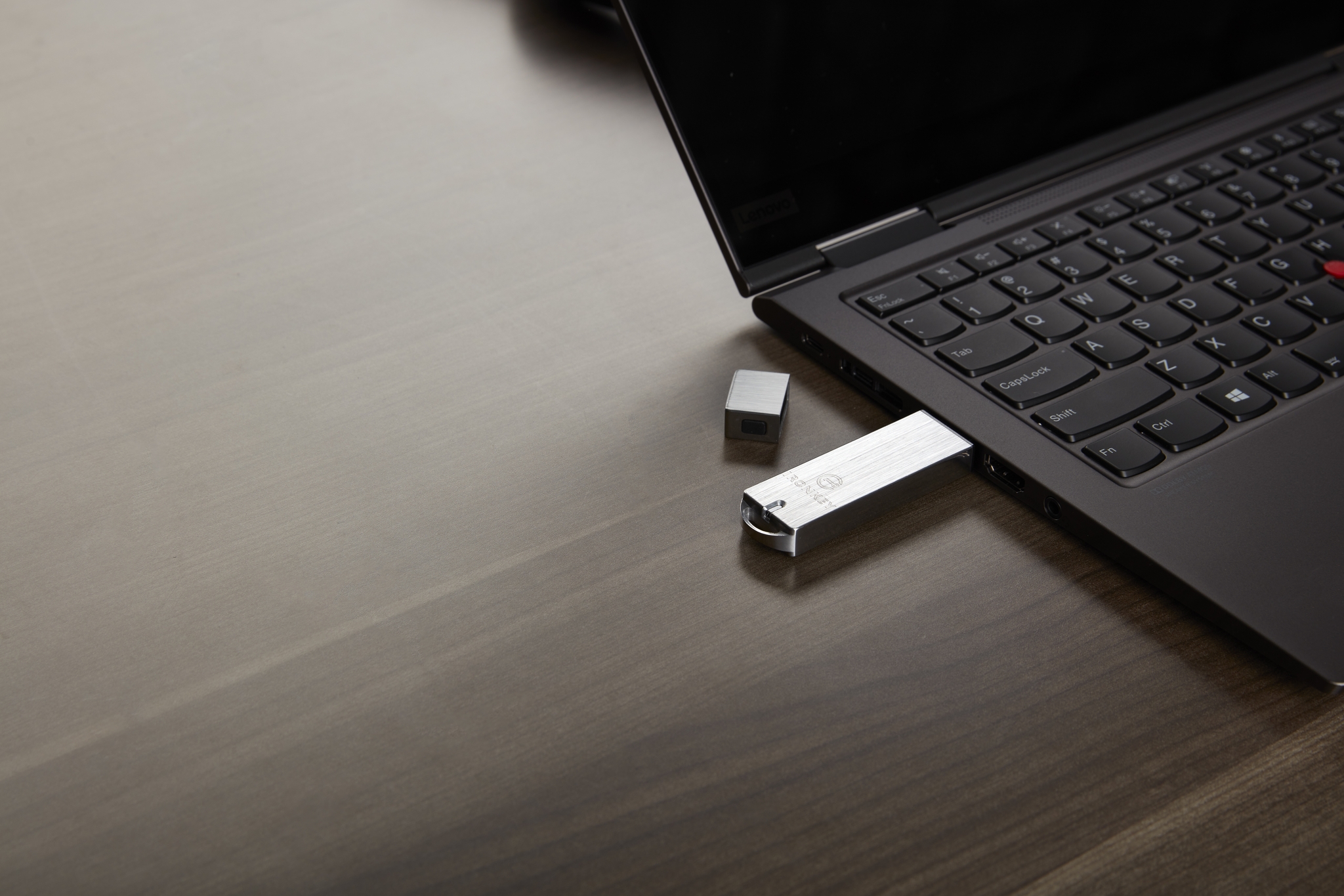 Kingston Technology IronKey S1000 unidad flash USB 64 GB USB tipo A 3.2 Gen 1 (3.1 Gen 1) Plata