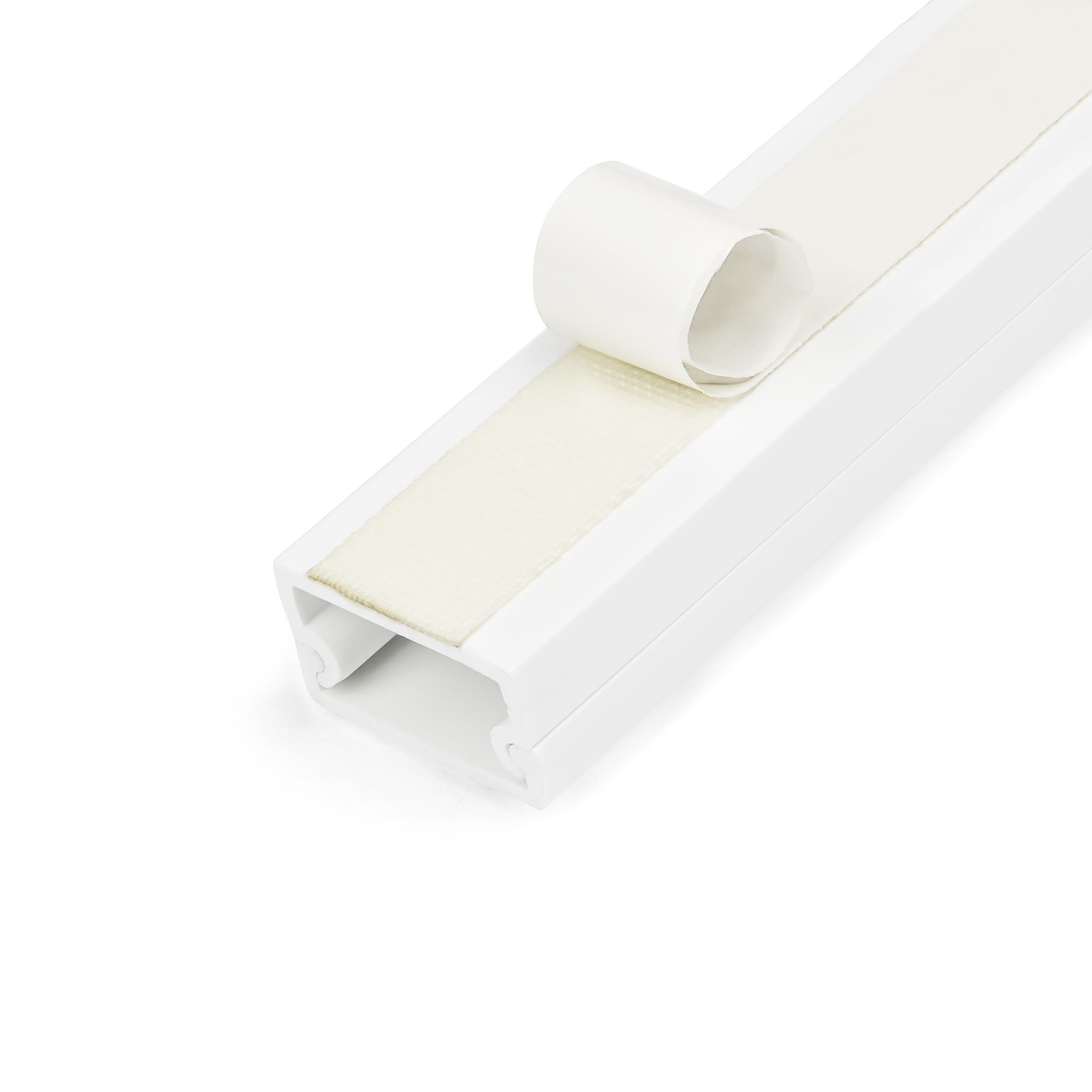 StarTech.com Chemin de C�bles PVC Robuste avec Couvercle et Ruban Adh�sif - 19mm W x 11mm H - Longueur 1m - Passe C�ble pour C�bles R�seaux/�lectriques, Max 6 C�bles, Homologu� UL