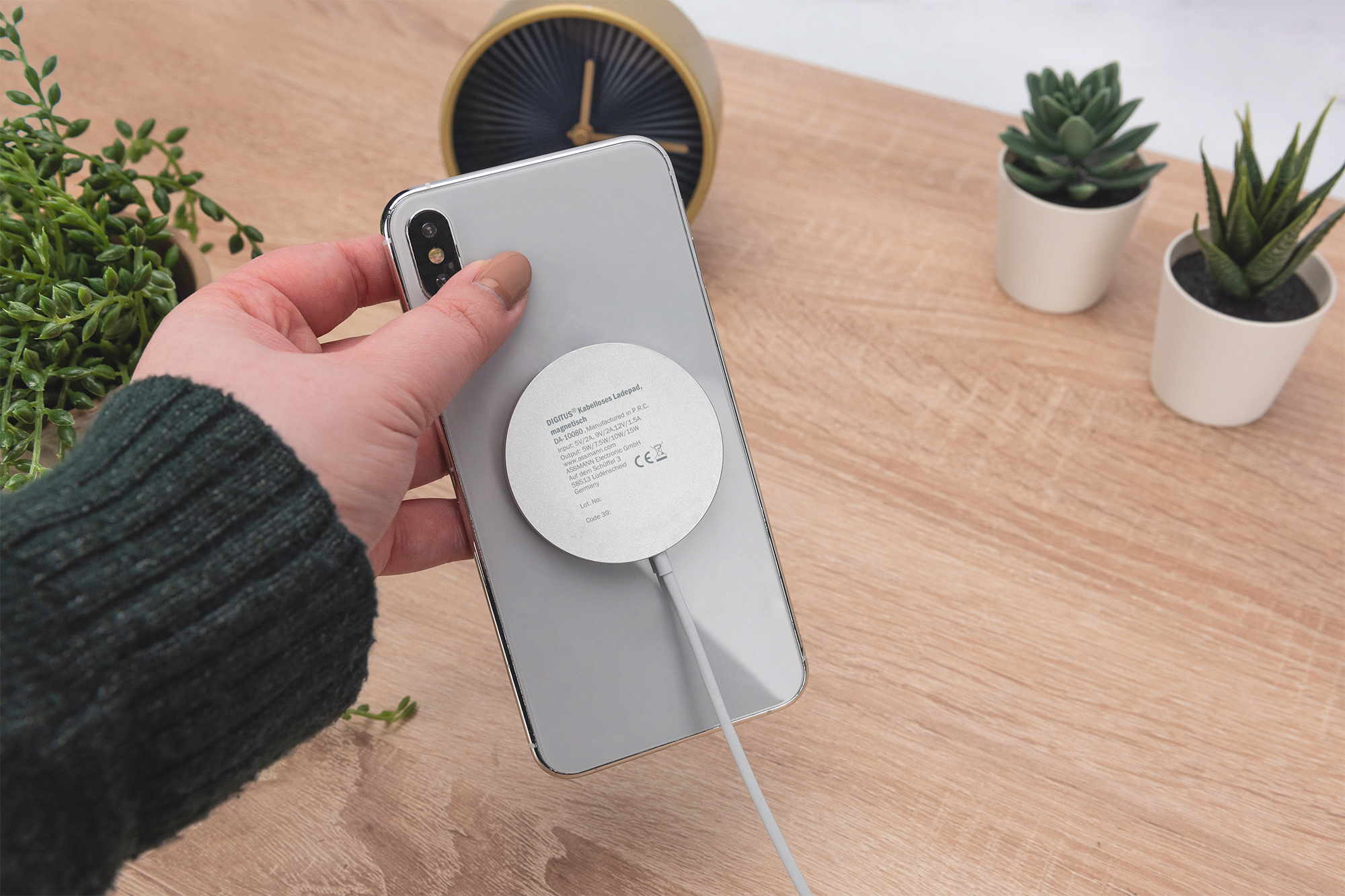 DIGITUS Kabelloses Ladepad, magnetisch, 15W