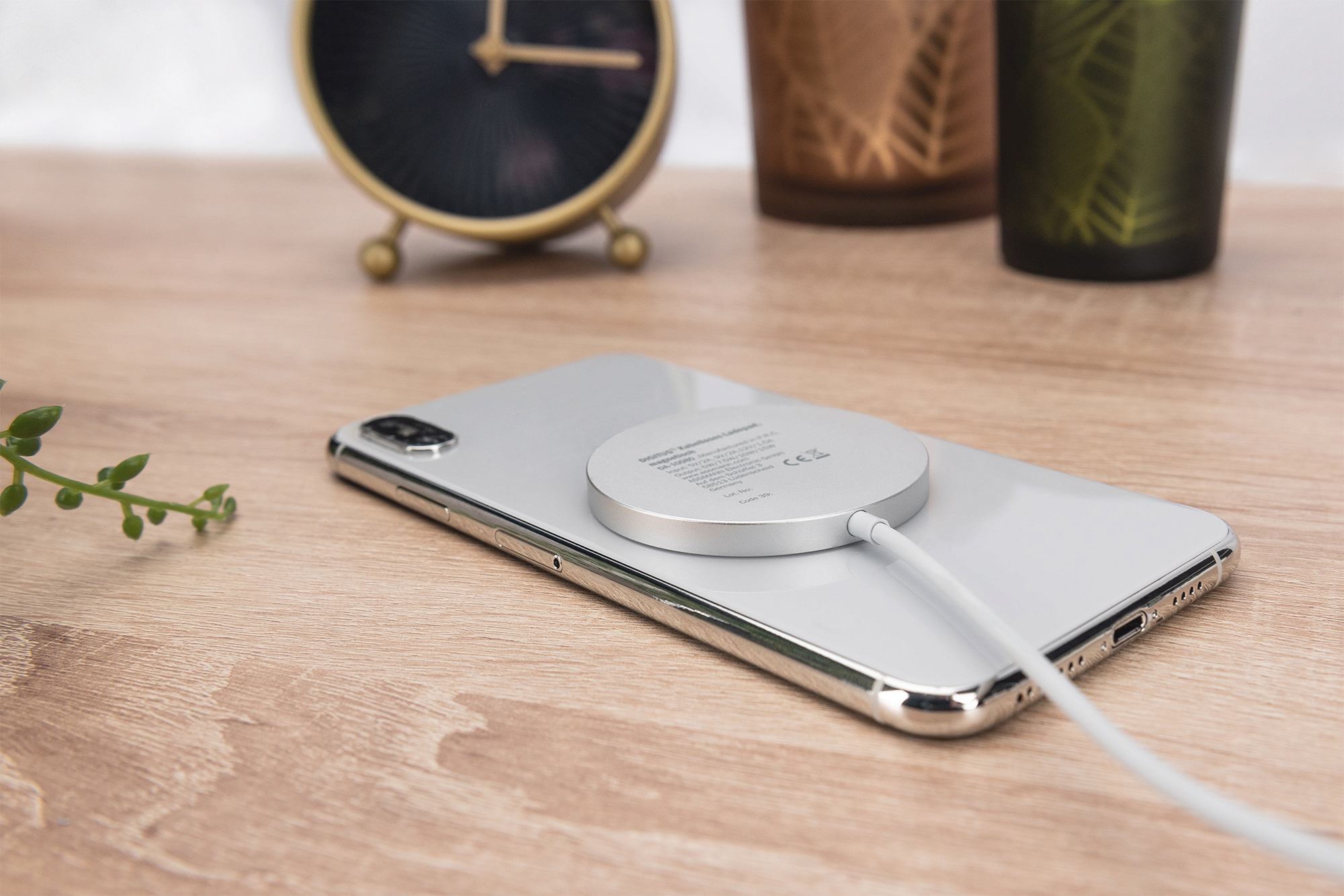 DIGITUS Kabelloses Ladepad, magnetisch, 15W