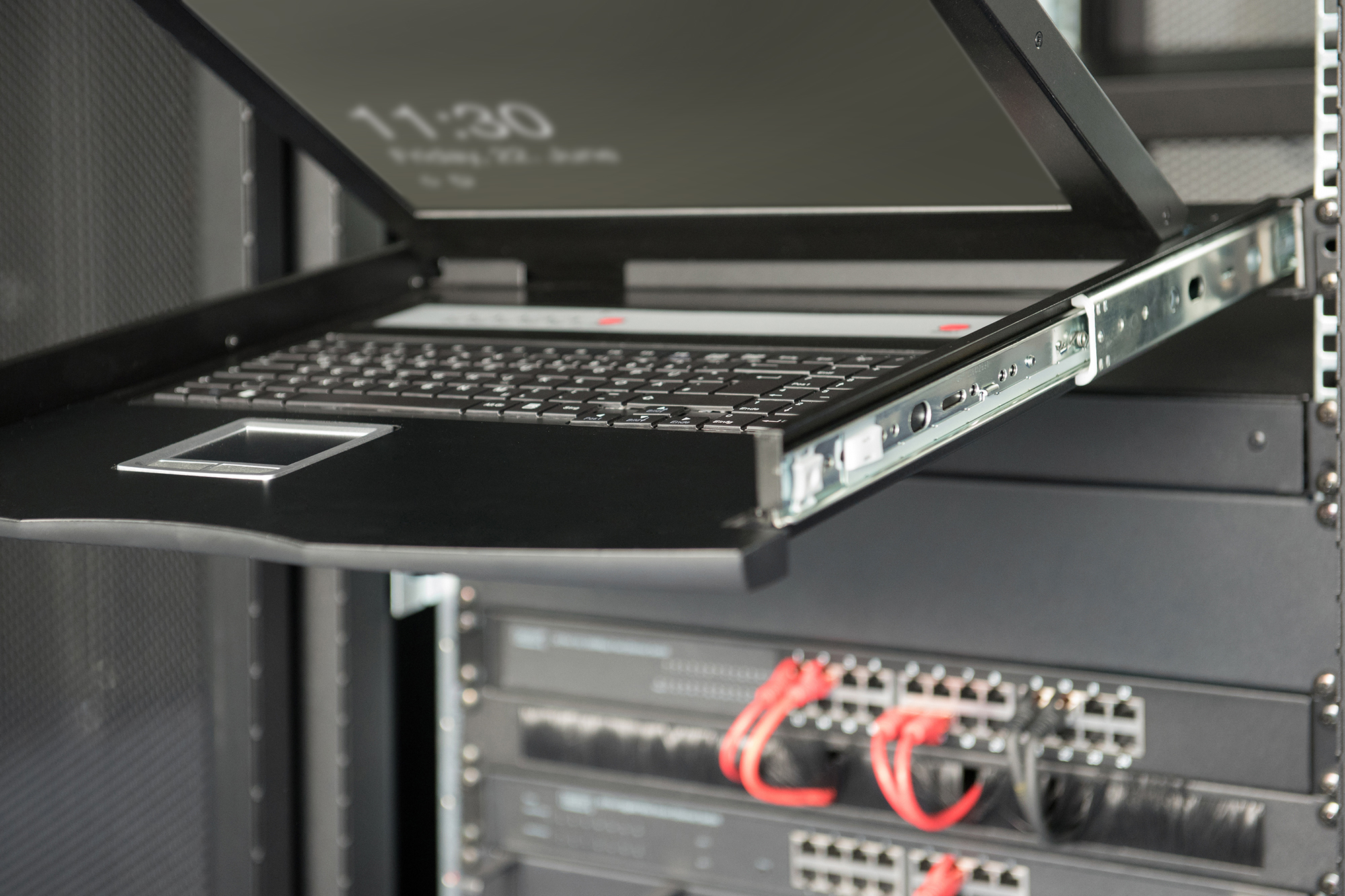 Digitus Consola modular con TFT de 19 (48,3 cm), KVM de 1 puertos y panel tctil, teclado ingls (US)