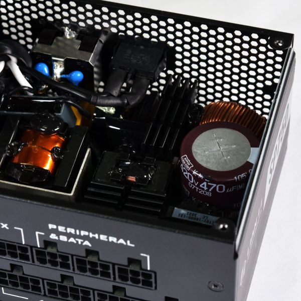 Lian Li SP750 - Netzteil (intern) - SFX12V - 80 PLUS Gold