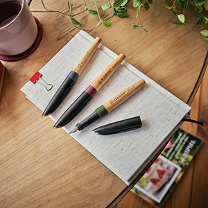 STABILO Klimaneutraler F�ller Grow - pflaumenrot/kirsche