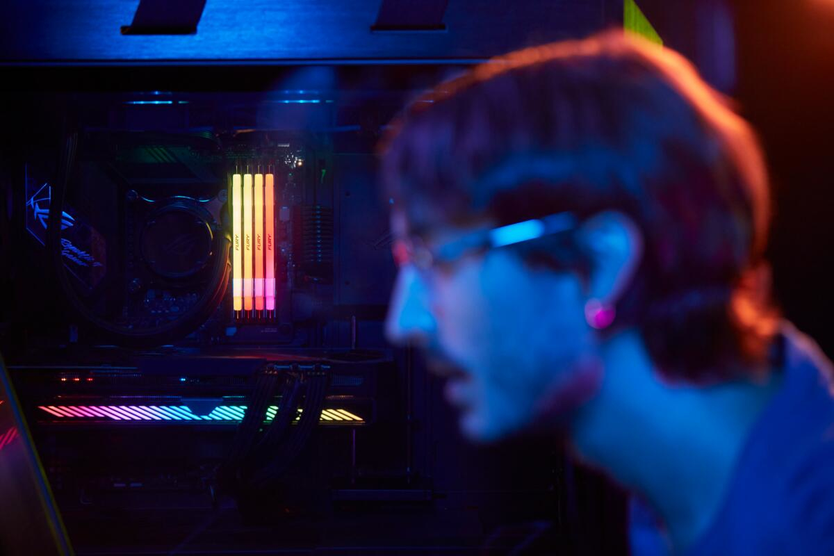 Kingston 32GB DDR5-6400MT/s CL32 DIMM FURY RGB XM