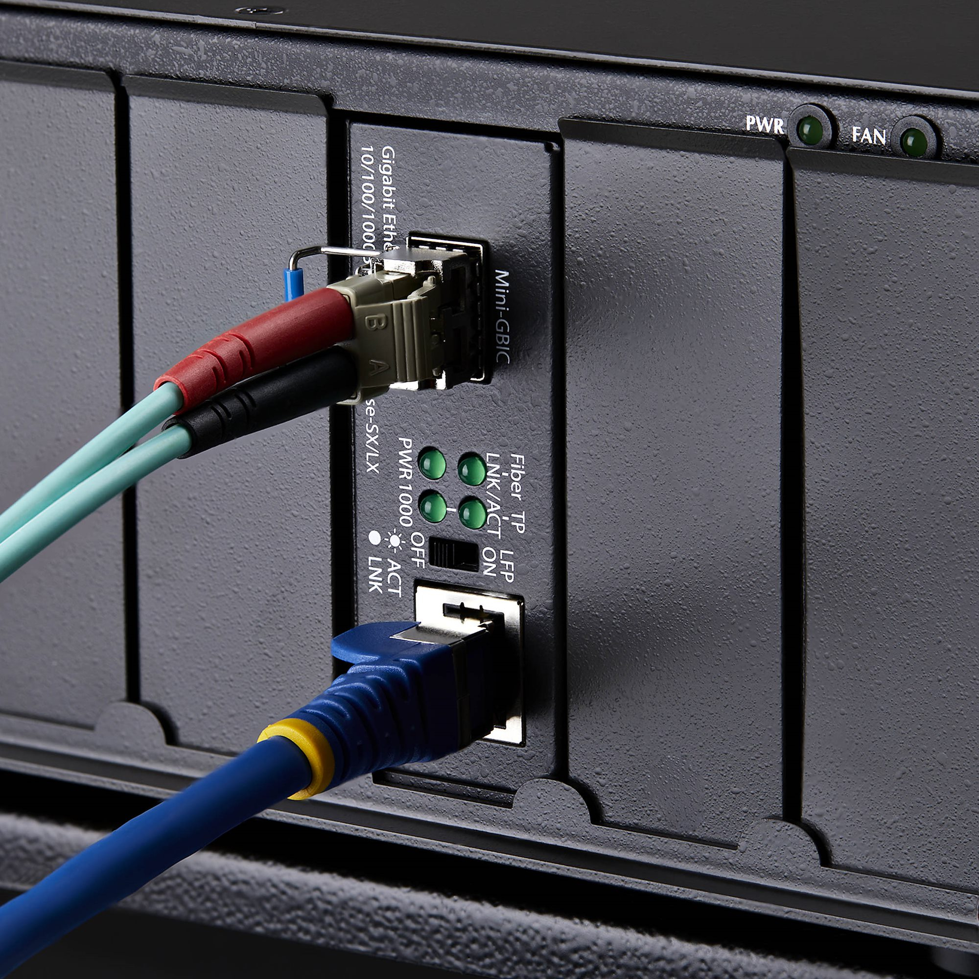 StarTech.com MCM1110SMLC40 convertitore multimediale di rete 2000 Mbit/s 1310 nm Modalit� singola Nero