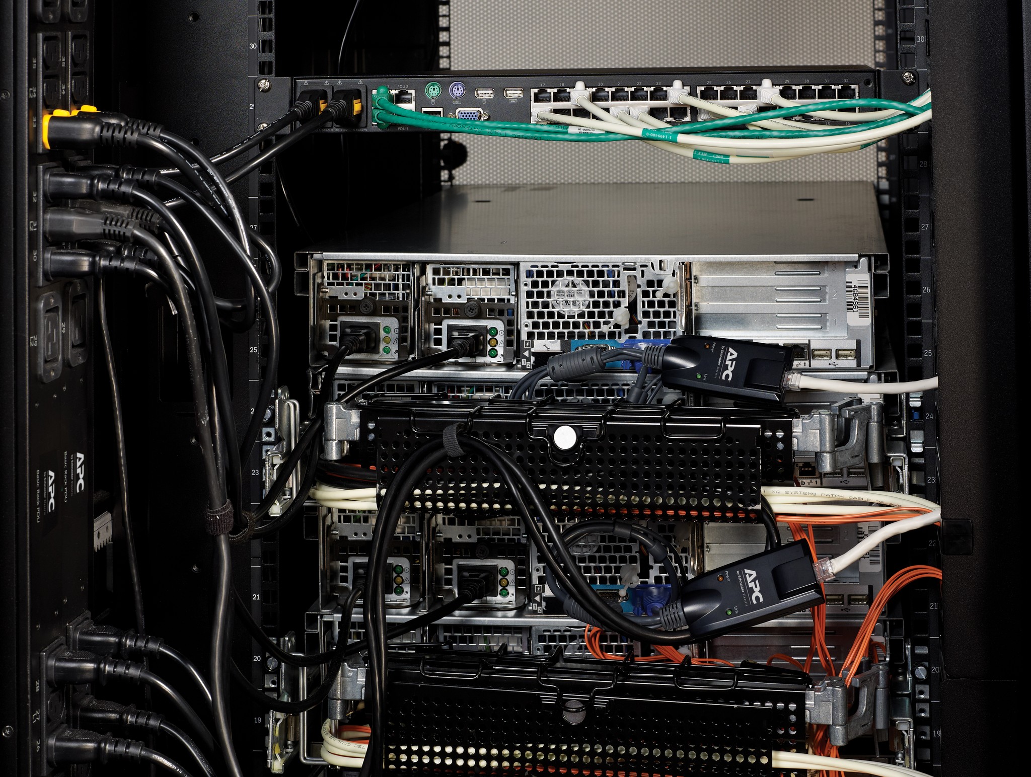 APC KVM-HDMIVMCAC KVM extender Transmitter & receiver