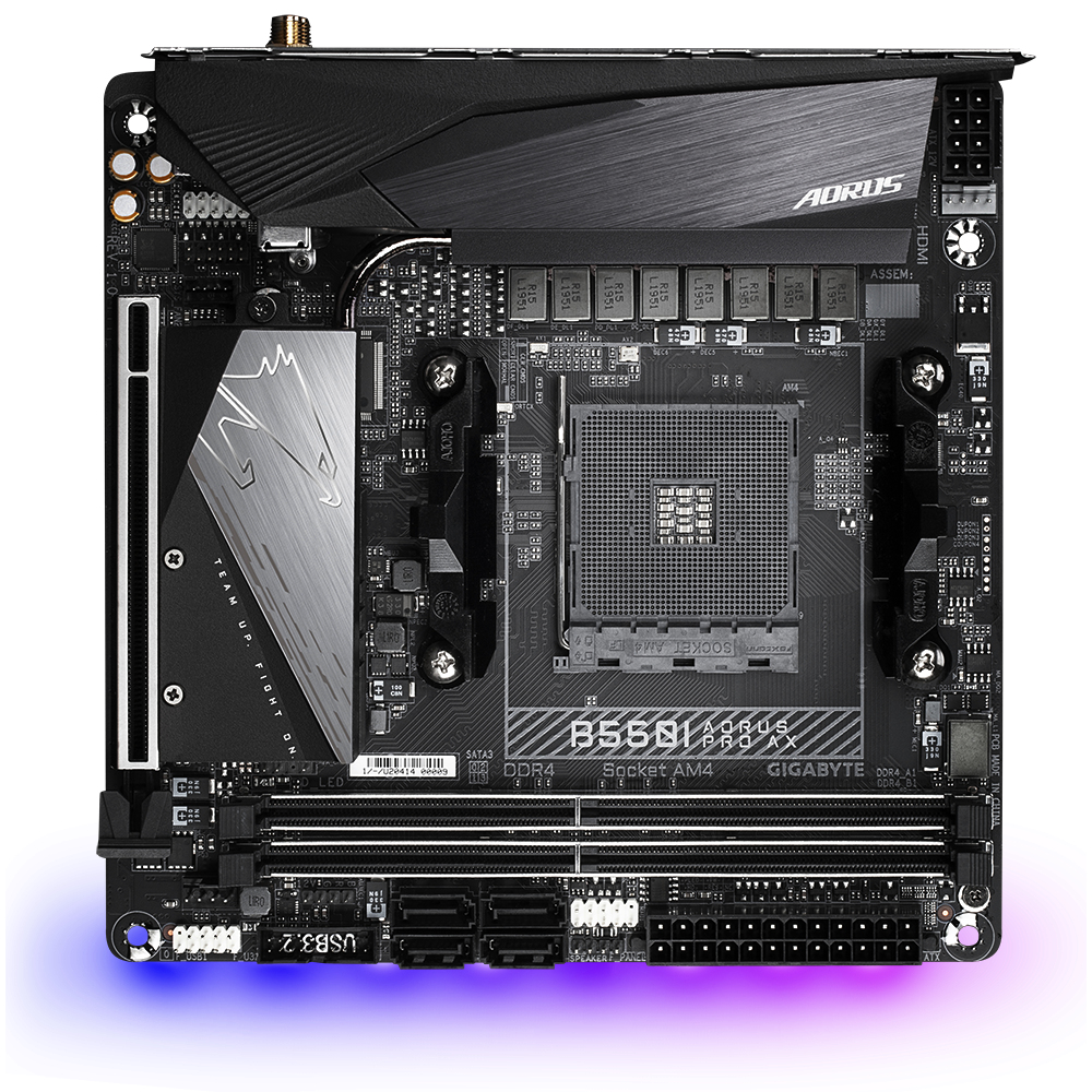 Gigabyte B550I AORUS PRO AX AMD B550 Zcalo AM4 mini ITX
