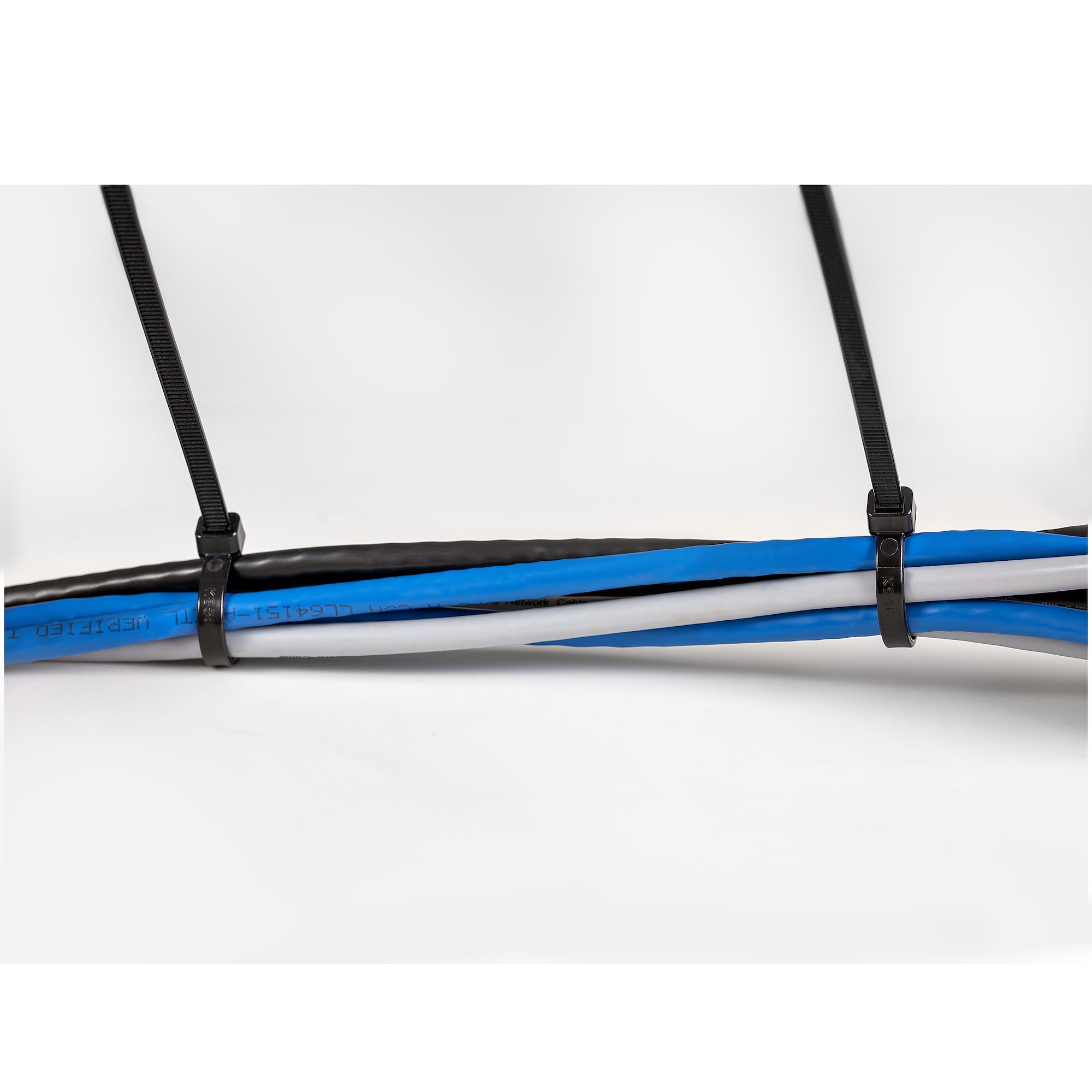 StarTech.com Fascetta Fermacavi da 25cm - Fascetta in Plastica Stringicavo larga 4mm, Diametro del Fascio 68mm, Resistenza alla Trazione 22kg - Fascetta Autobloccante - 94V-2/UL - Confezione da 1000 pezzi - Nero