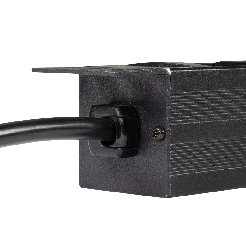 LogiLink PDU8C02 unit� di distribuzione dellenergia (PDU) 8 presa(e) AC 1U Nero