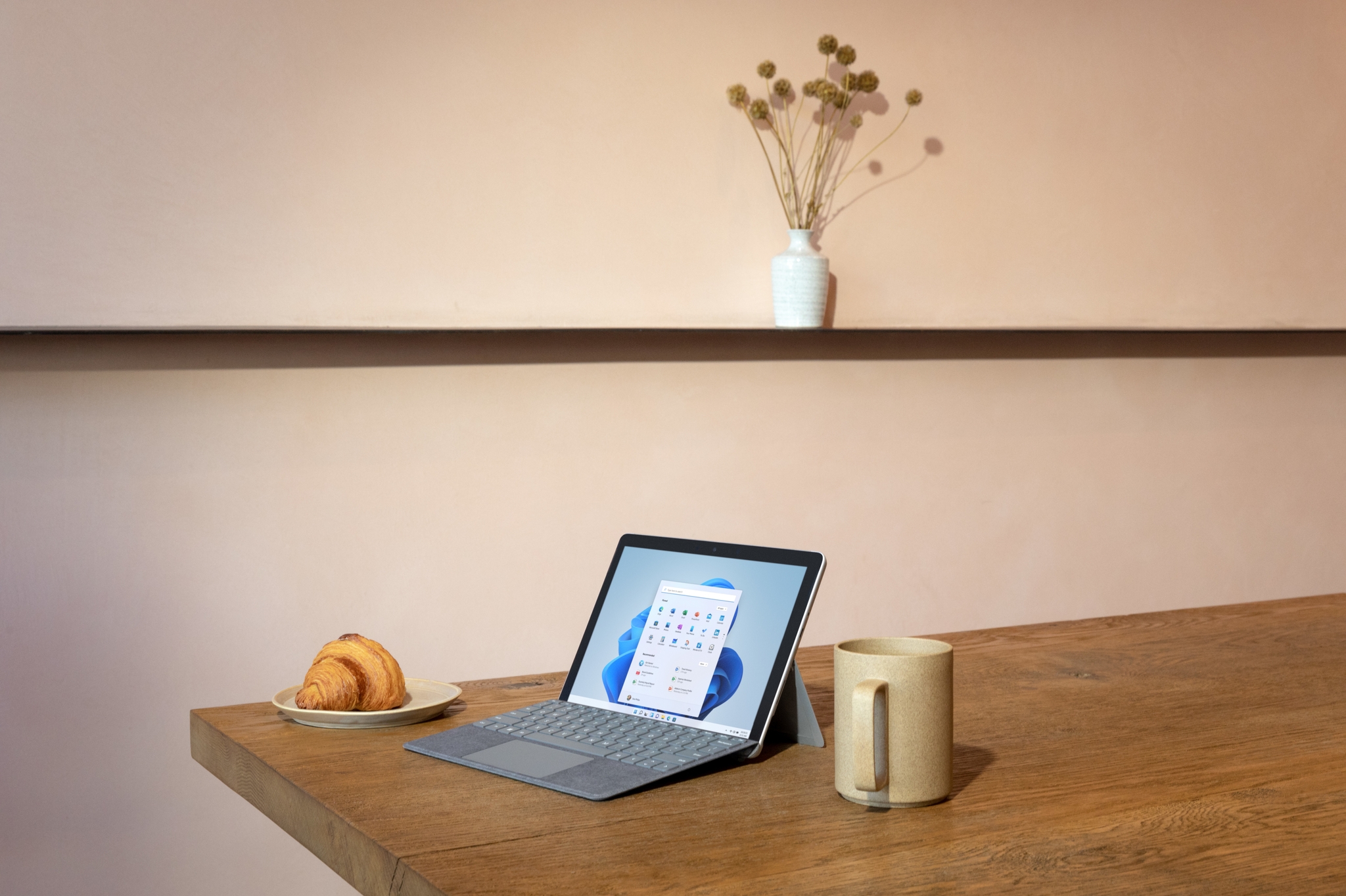 Microsoft Surface Go 3 - Tablet - Intel Core i3 10100Y / 1.3 GHz - Win 10 Pro 64-Bit - UHD Graphics 615 - 8 GB RAM - 128 GB SSD - 26.7 cm (10.5)
