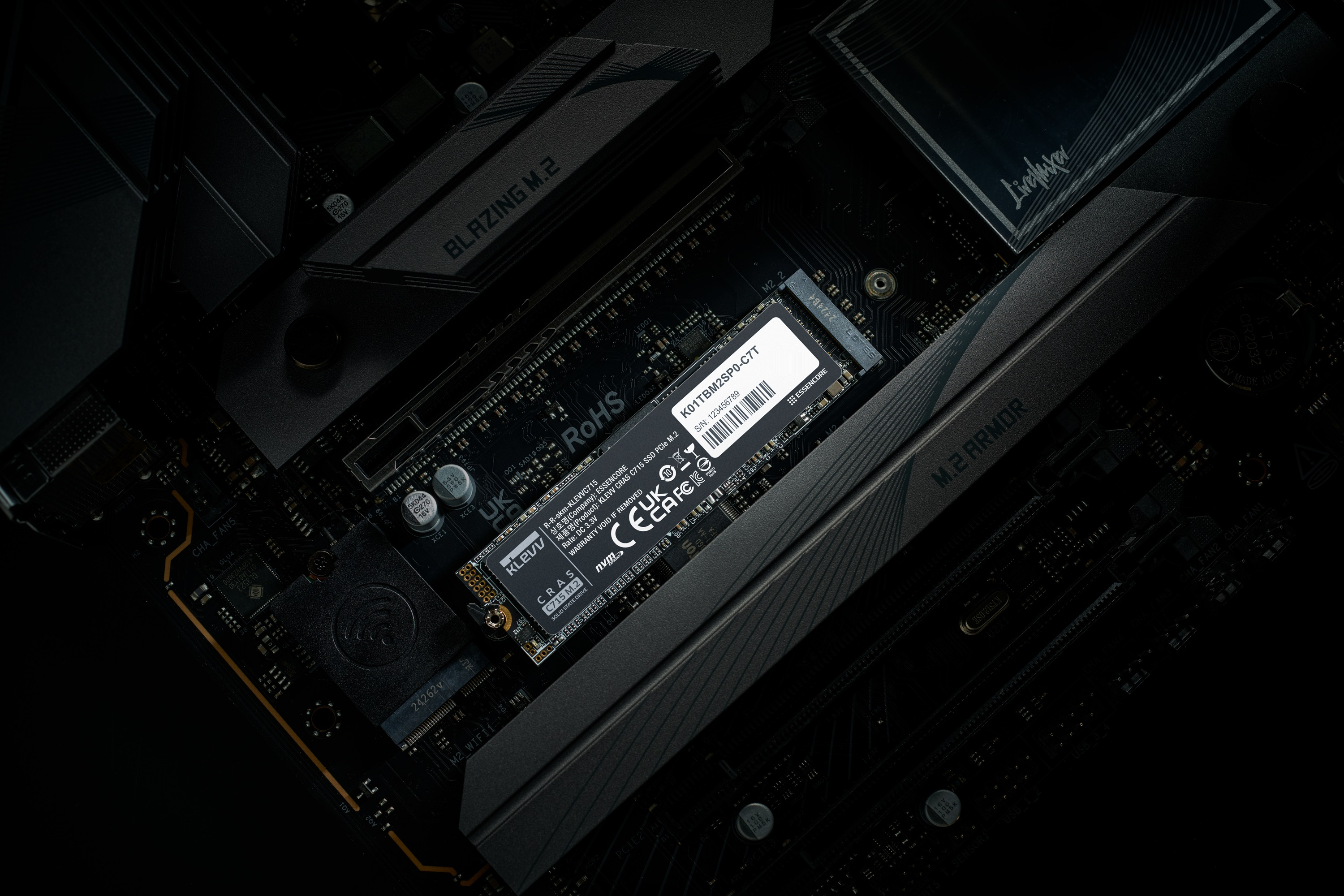 Klevv CRAS C715 512 GB M.2 PCI Express 3.0 NVMe 3D TLC NAND