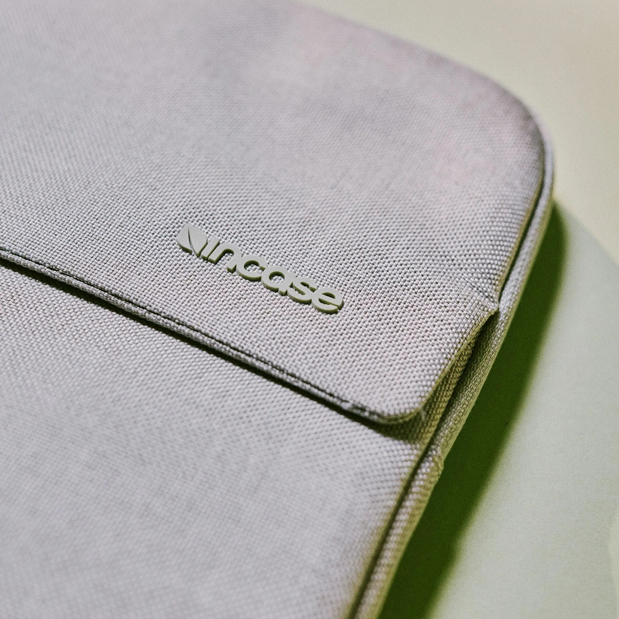 Incase Funda Crosstown con Woolenex para port�til de 16 pulgadas