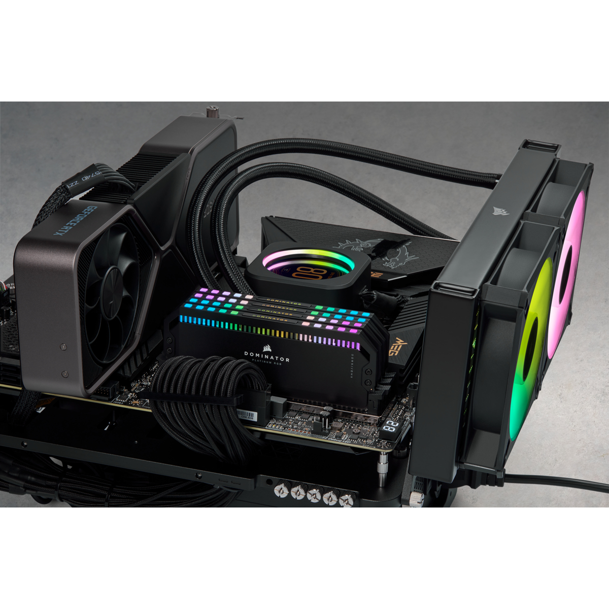 Corsair Dominator Platinum RGB - DDR5 - Kit - 64 GB: 4 x 16 GB