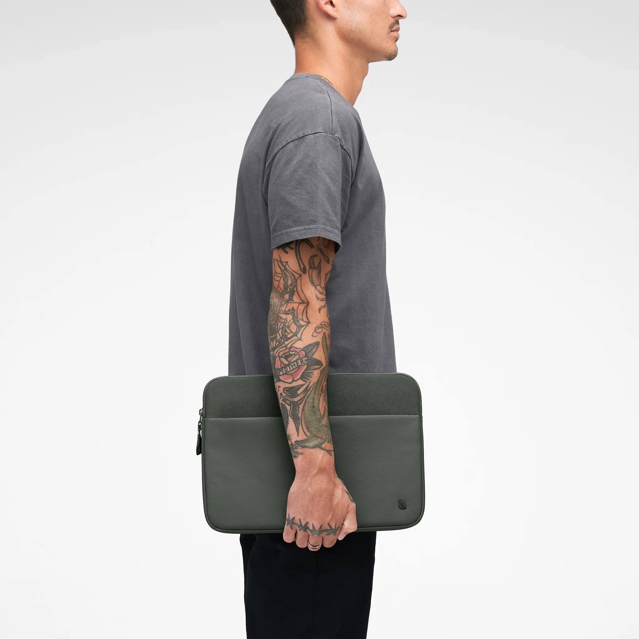 Incase A.R.C. SLEEVE FOR 14 LAPTOPS SMOKED IVY (INCO400717-SIV)