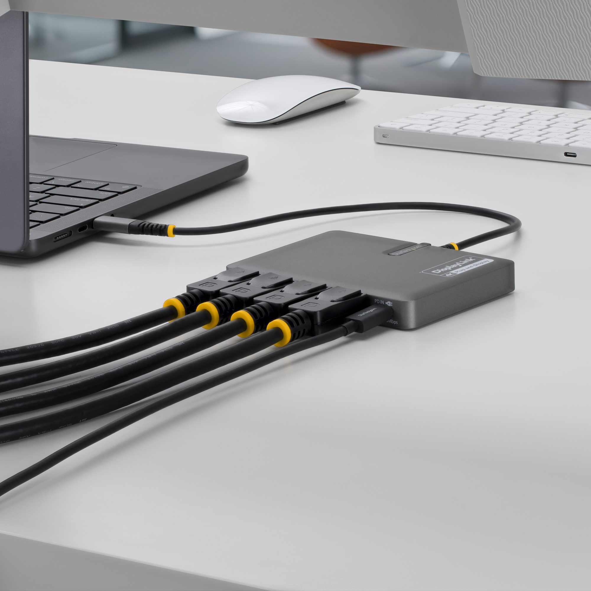StarTech.com QUAD-USB-DP-ADAPT replicatore di porte e docking station per laptop Cablato USB 3.2 Gen 1 (3.1 Gen 1) Type-C Grigio