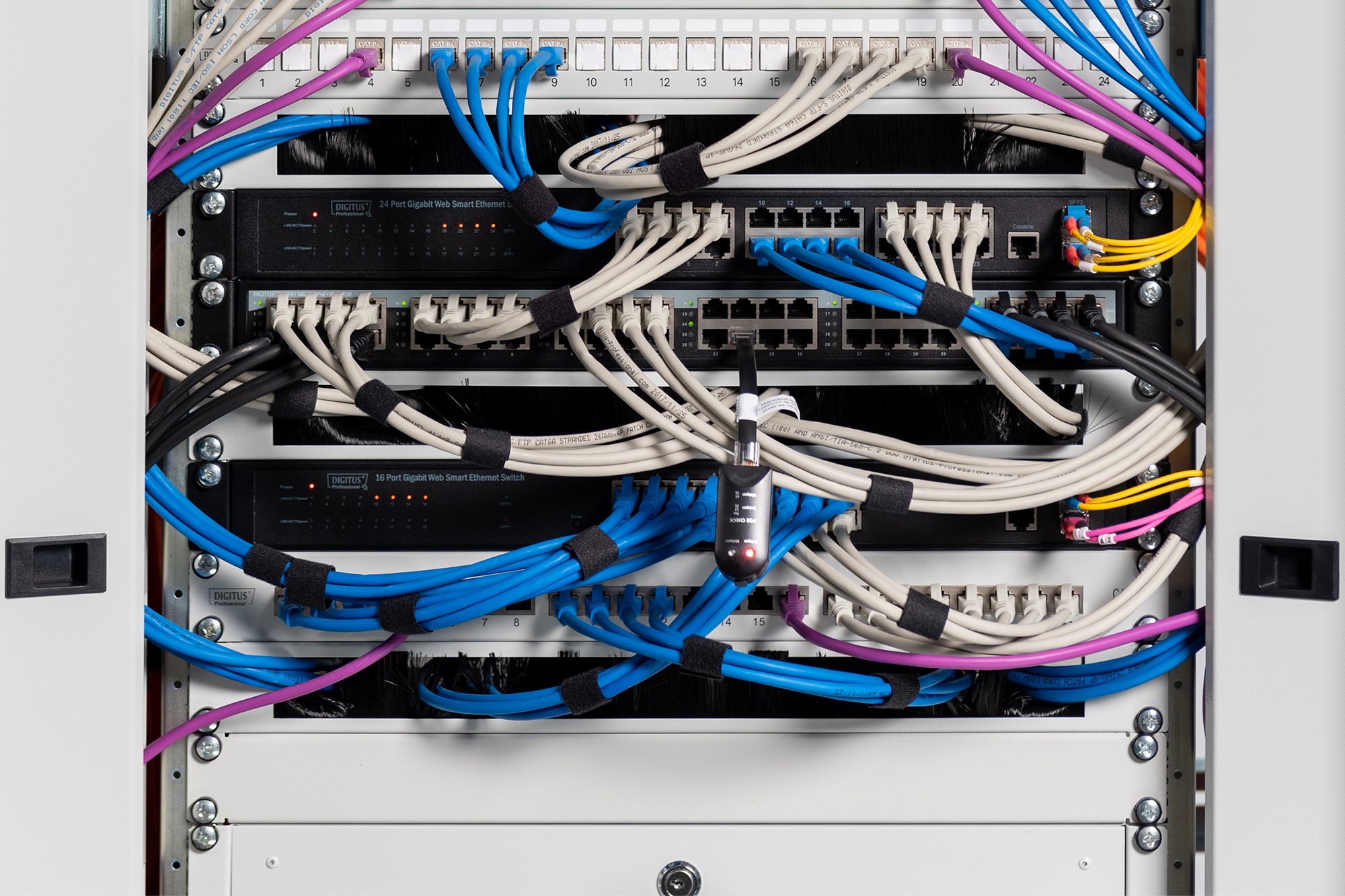 DIGITUS Blindabdeckung f�r 483 mm (19)-Schr�nke