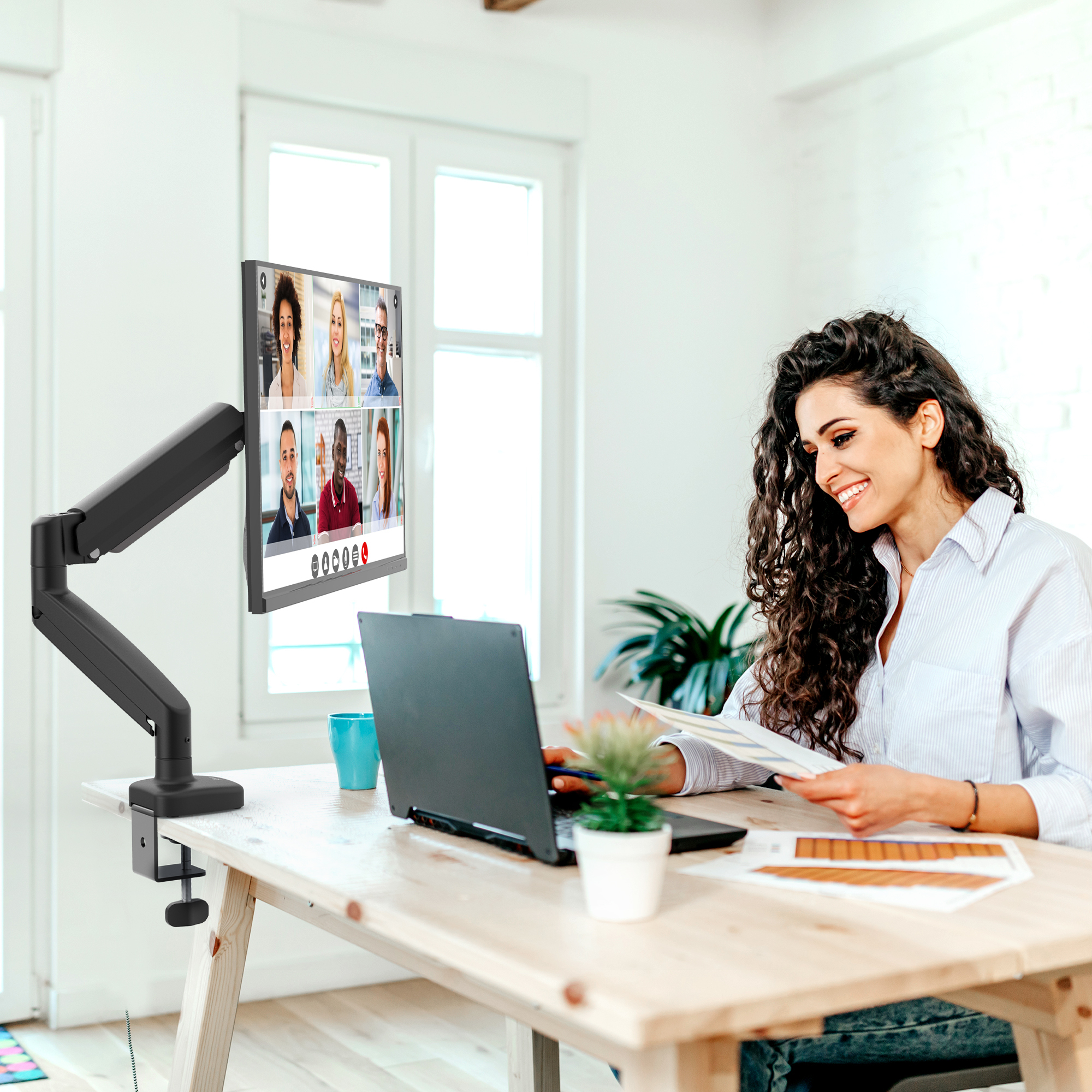 j5create JTSA101 Ergonomic Monitor Mount, Black