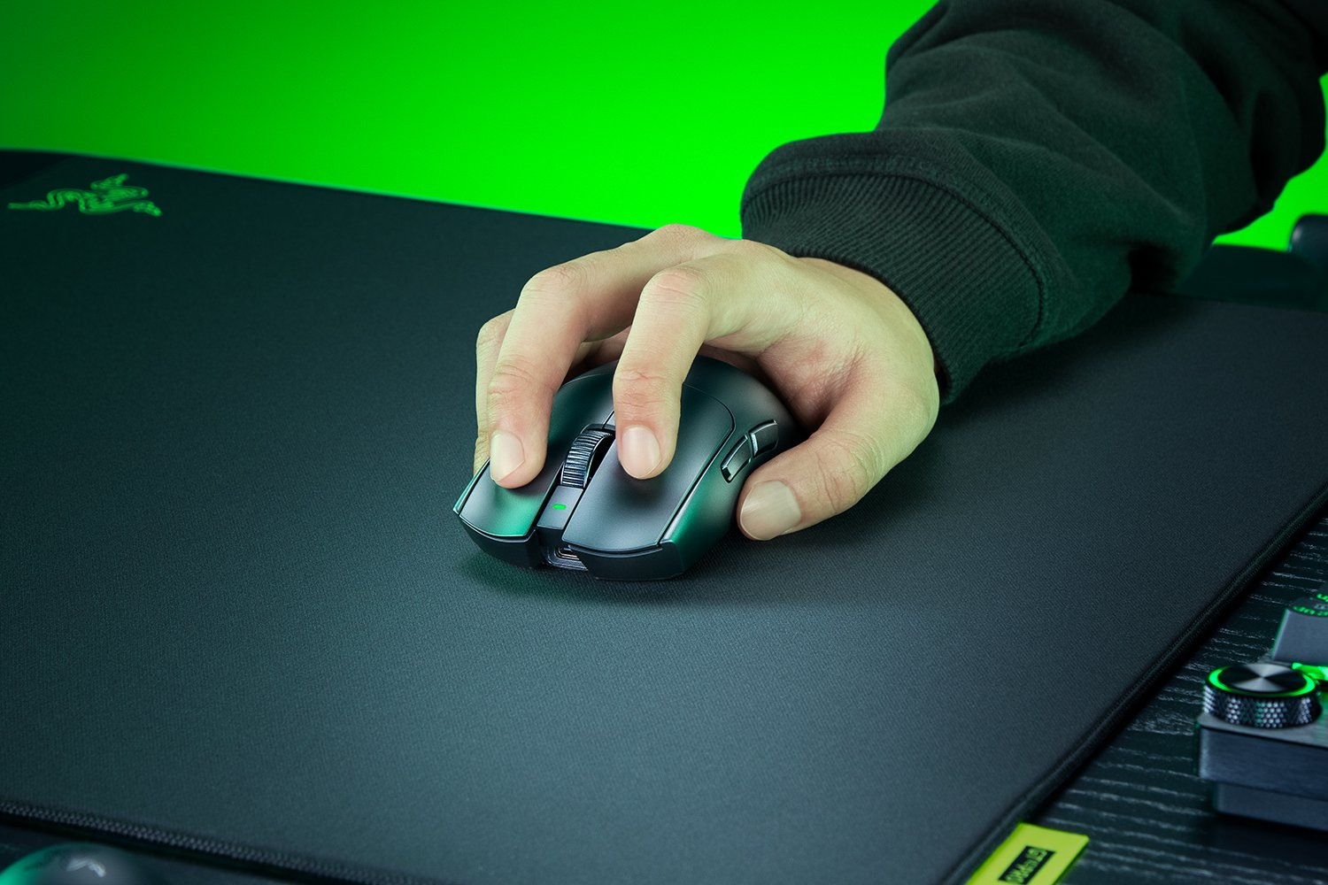 Razer Viper V4 Pro - Maus - F�r Rechtsh�nder