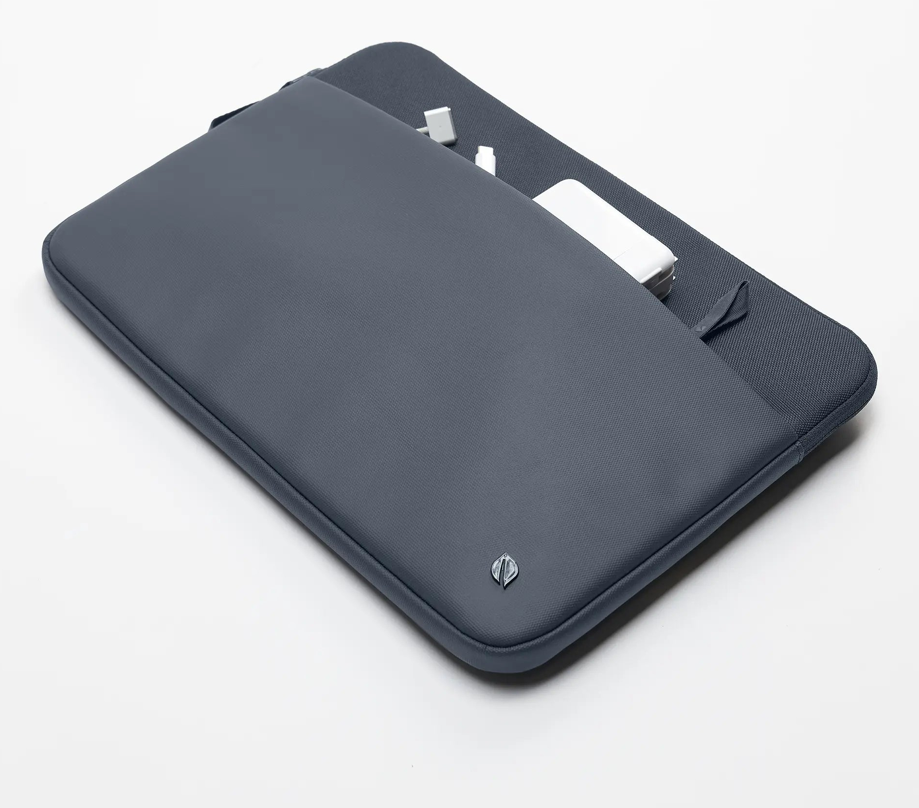 Incase A.R.C. Housse en polyester 100 % recycl� ReSpun pour ordinateur portable 16 pouces (M1-M4, 2021-2024)