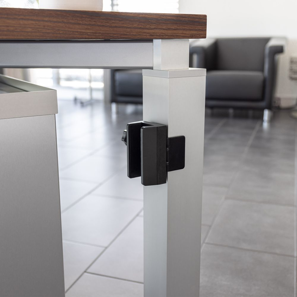 InLine Halter fr Steckdosenleiste - Schwarz