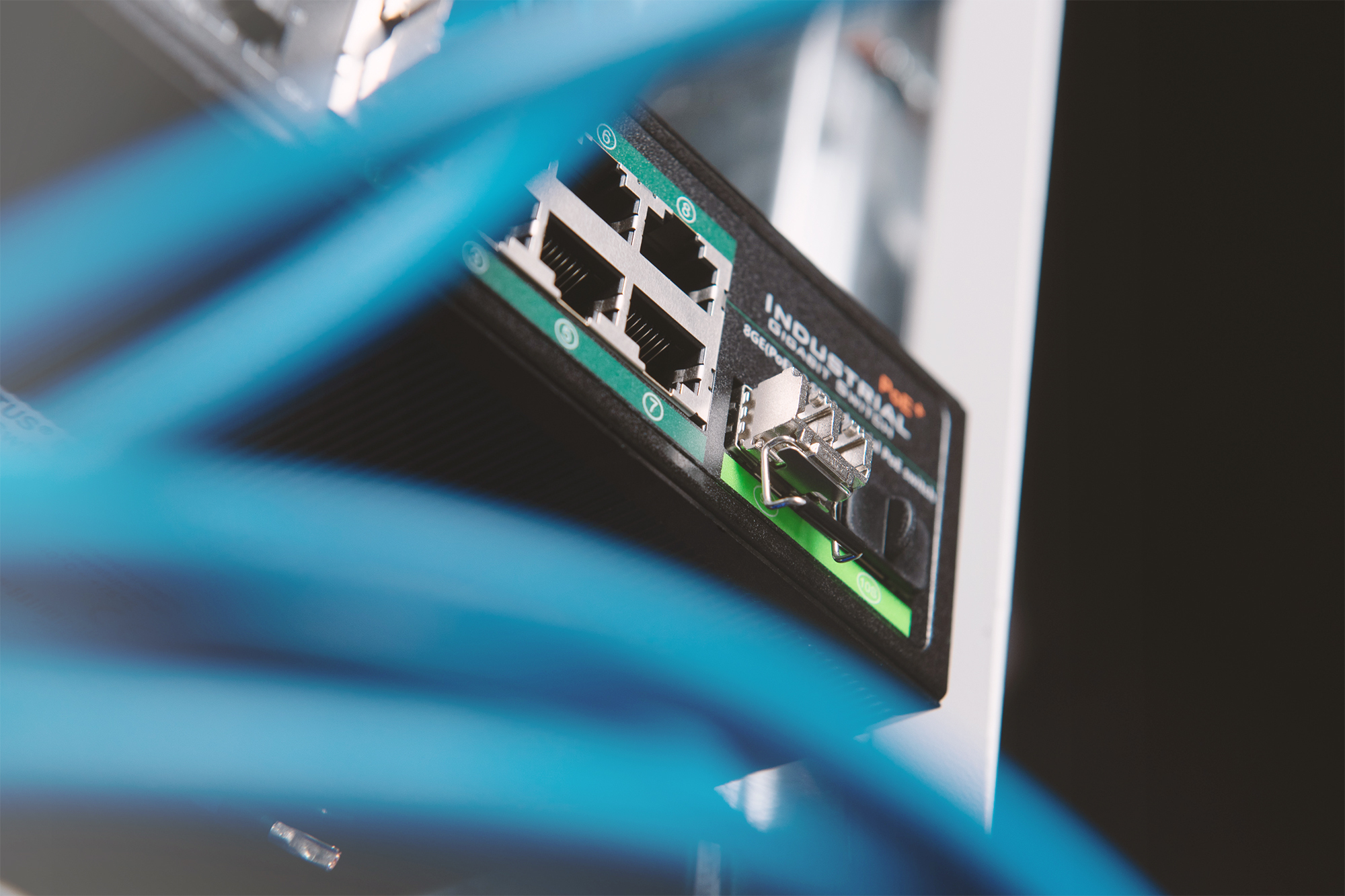 DIGITUS Industrial 8-Port Gigabit PoE Switch, Unmanaged, 2 Uplinks