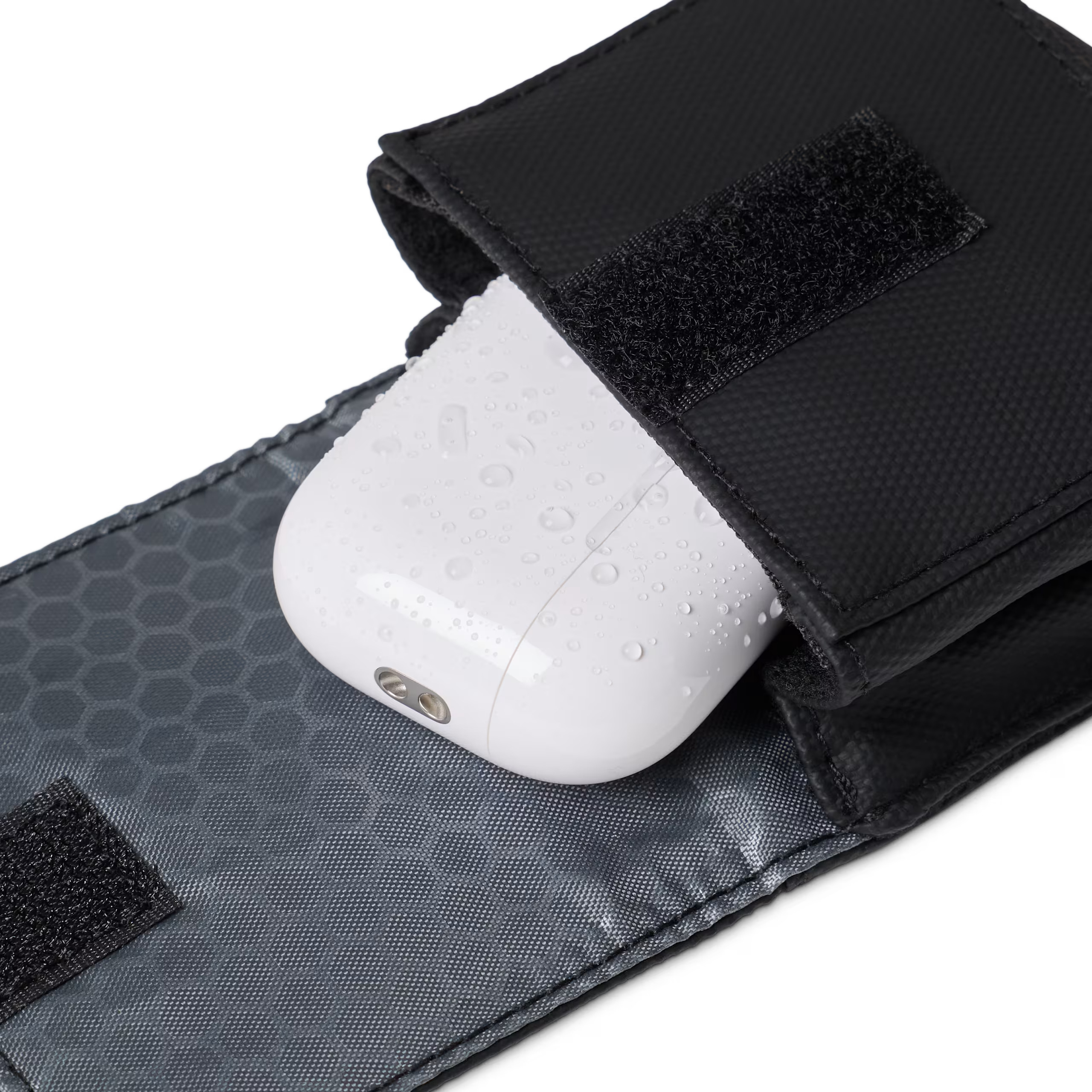 Urban Armor Gear UAG Dryout AirPods Pro 3 Rescue Pd Black Sachet � fond plat