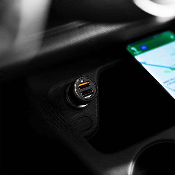 Axagon PWC-QC5 cargador de dispositivo m�vil Smartphone, Tableta Negro Encendedor de cigarrillos Carga r�pida Auto