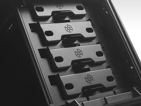 Silverstone TJ04-E Midi Tower Negro, Plata