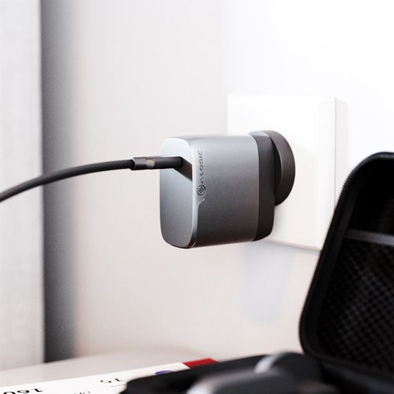 ALOGIC WCM1X67-SGR cargador de dispositivo m�vil Tableta, Port�til, Smartphone Negro, Gris Corriente alterna Carga r�pida Interior