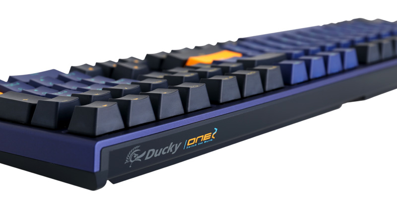 Ducky One 2 Horizon clavier USB Allemand Noir, Bleu, Jaune