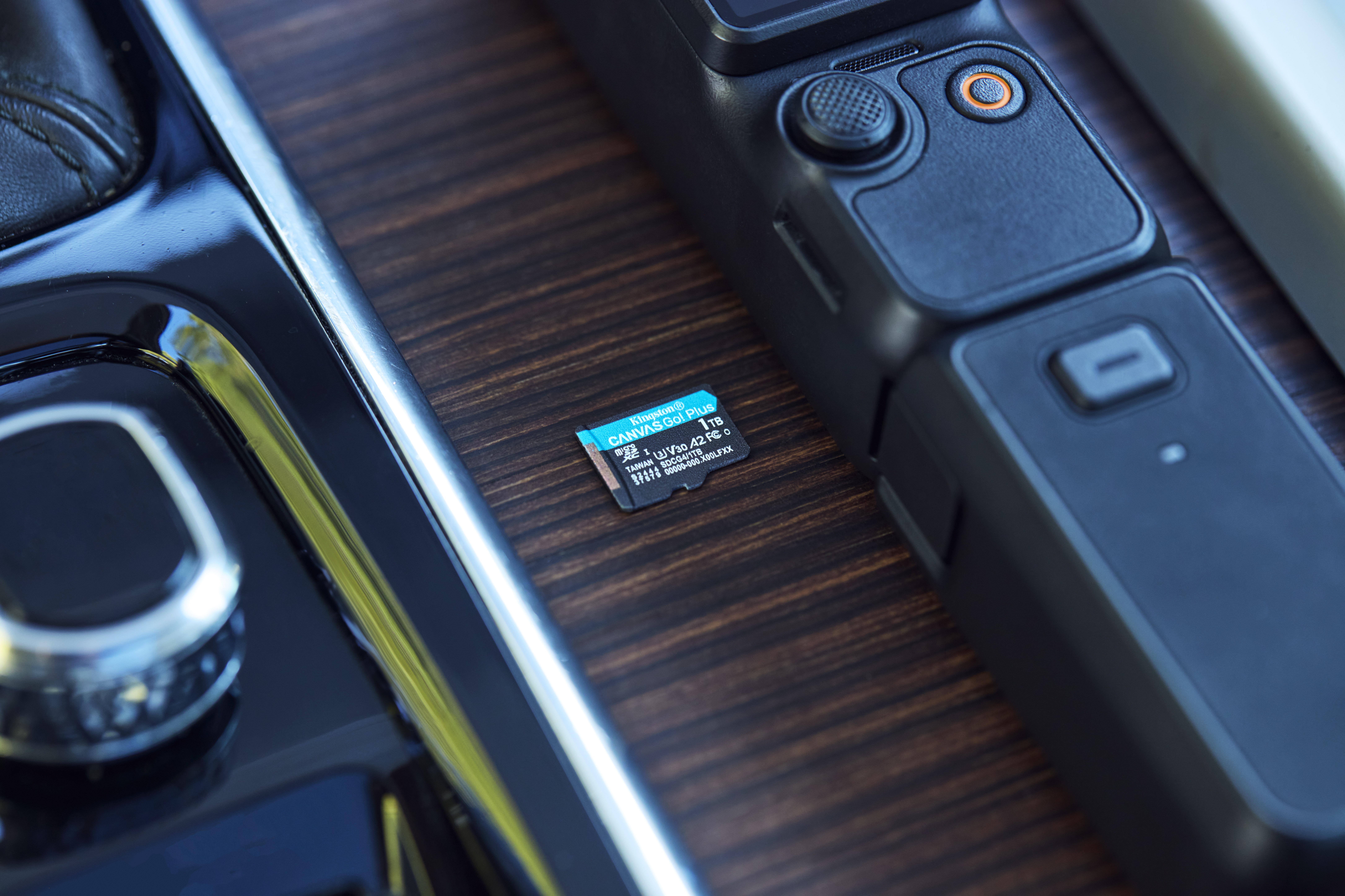 Kingston 1TB microSDXC Canvas Go Plus Gen4 200MB/s A2 U3 V30 Card+ Adapter - Micro SD - Secure Digital (SD)