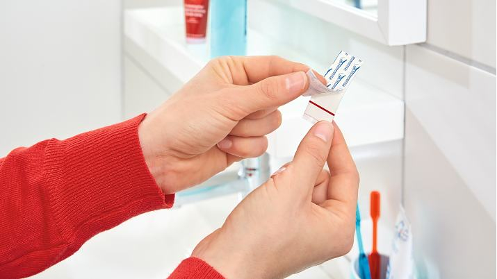 TESA 58013-00049-20 gancio di stoccaggio domestico Interno Gancio universale Bianco 2 pz