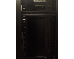 DSIT vertikale Kabelf�hrungsleiste - 30 cm breit