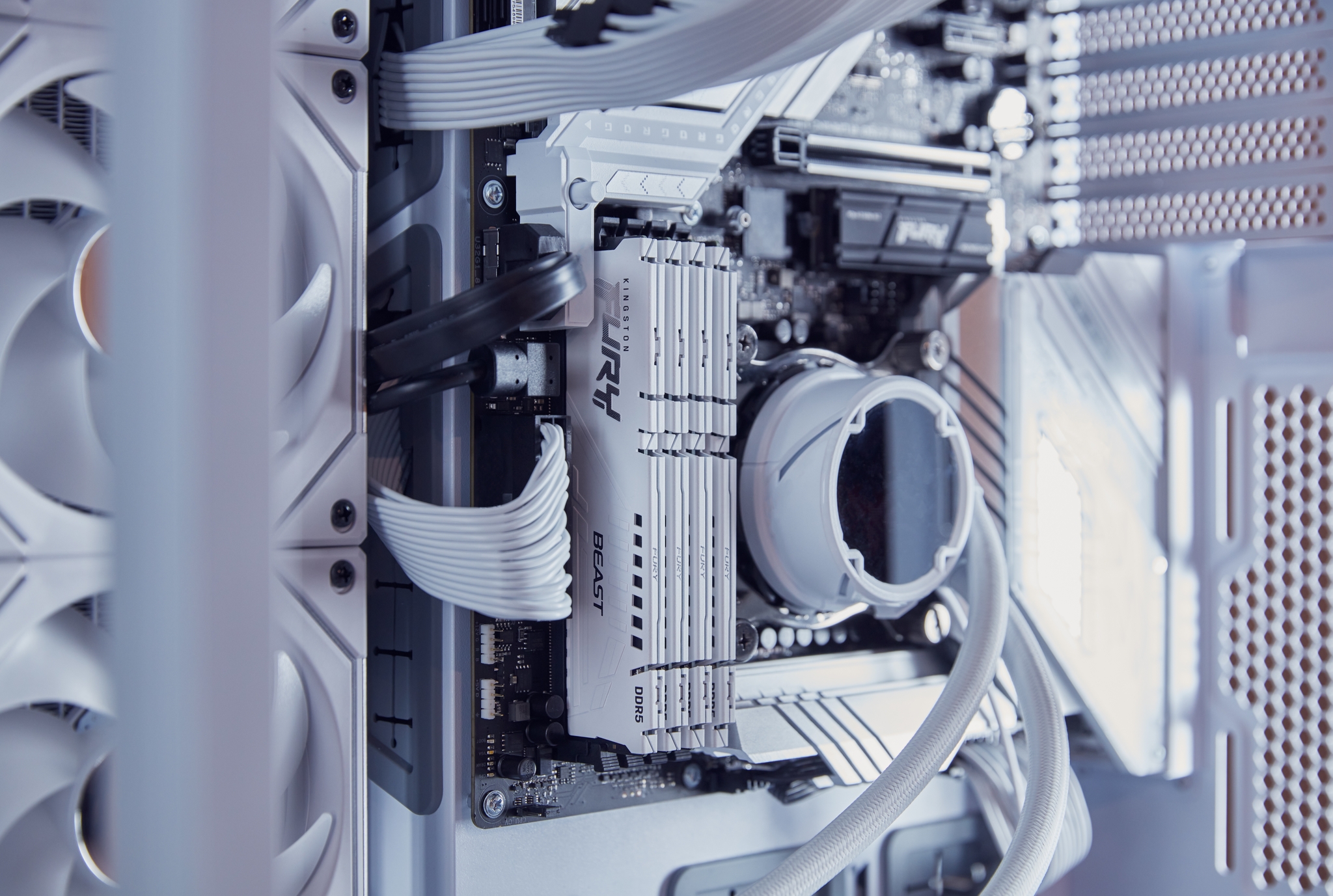 Kingston 64GB 5200MT/s DDR5 CL40 DIMM Kit of 4 FURY Beast White XMP - 64 GB - DDR5