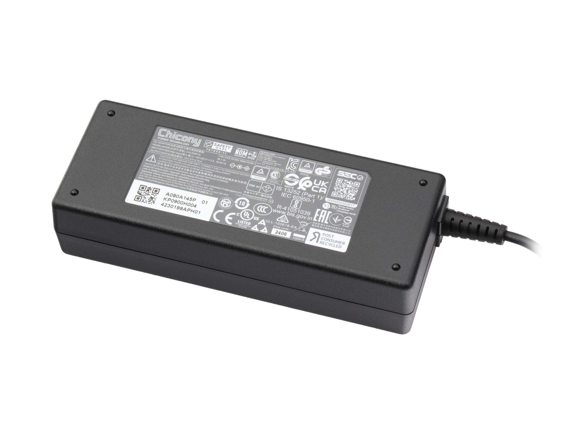 Acer AC ADAPTOR 4.74A 1.1x3.0x7.7