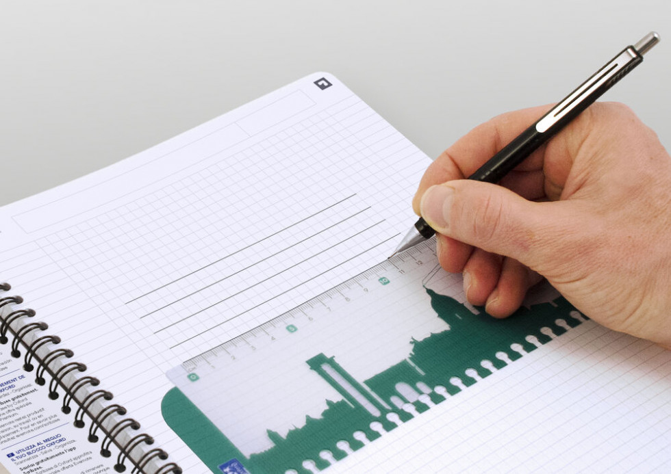 Oxford Essentials - Muster - Blau - A4+ - 70 Bltter - 90 g/m - Kariertes Papier