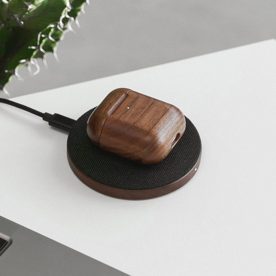 Woodcessories AirCase Schutzhlle fr Apple AirPods 1. und 2. Generation braun