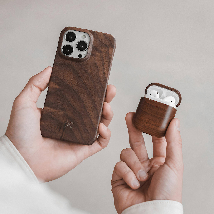 Woodcessories AirCase Schutzhlle fr Apple AirPods 1. und 2. Generation braun