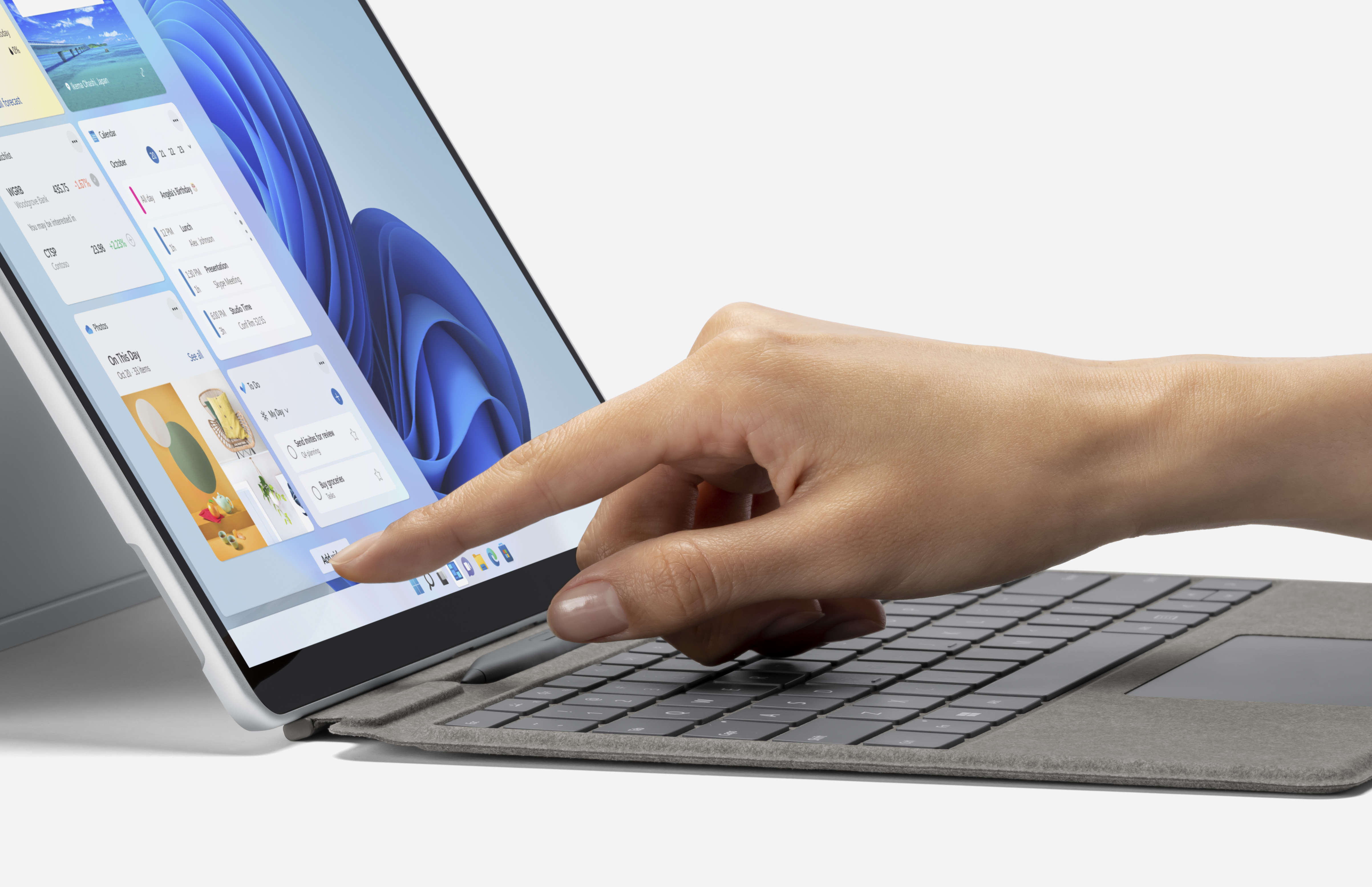 Microsoft Surface Pro Signature Keyboard with Slim Pen 2 Platinum Microsoft Cover port AZERTY French