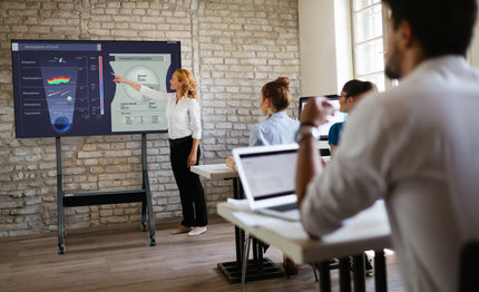 Peerless Rollwagen Trolley mit Ablage f�r Displays bis 279.4cm 110Zoll 136kg VESA