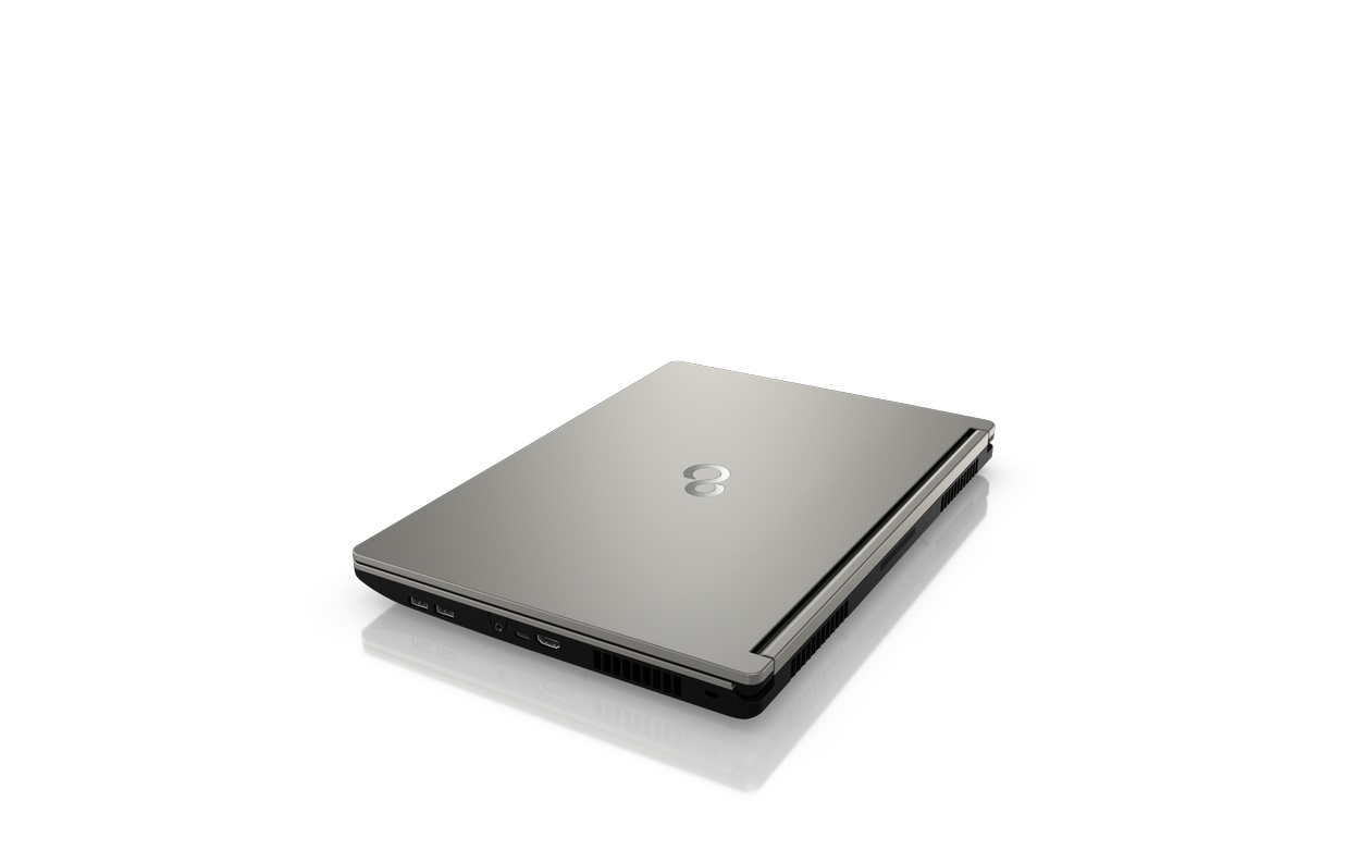 Fujitsu CELSIUS H7613 - 16 Notebook - Core i7 4 GHz