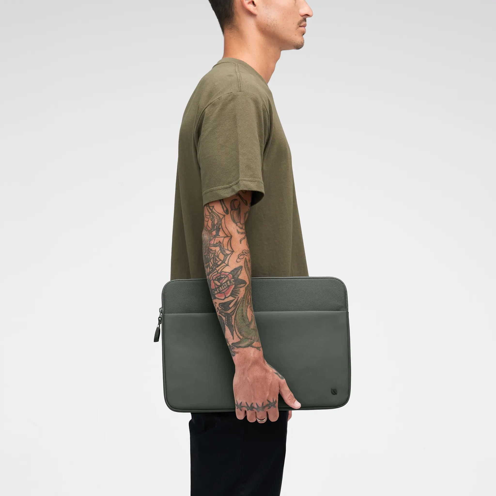 Incase A.R.C. SLEEVE FOR 16IN LAPTOPS