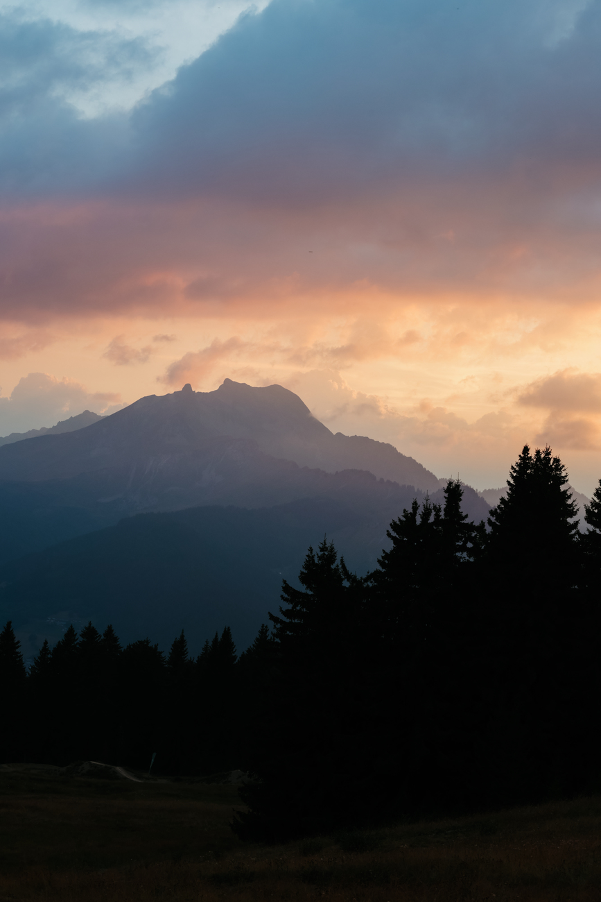 Canon EOS R6 Mark II - 24,2 MP - 6000 x 4000 Pixel - CMOS - 4K Ultra HD - Touchscreen - Schwarz