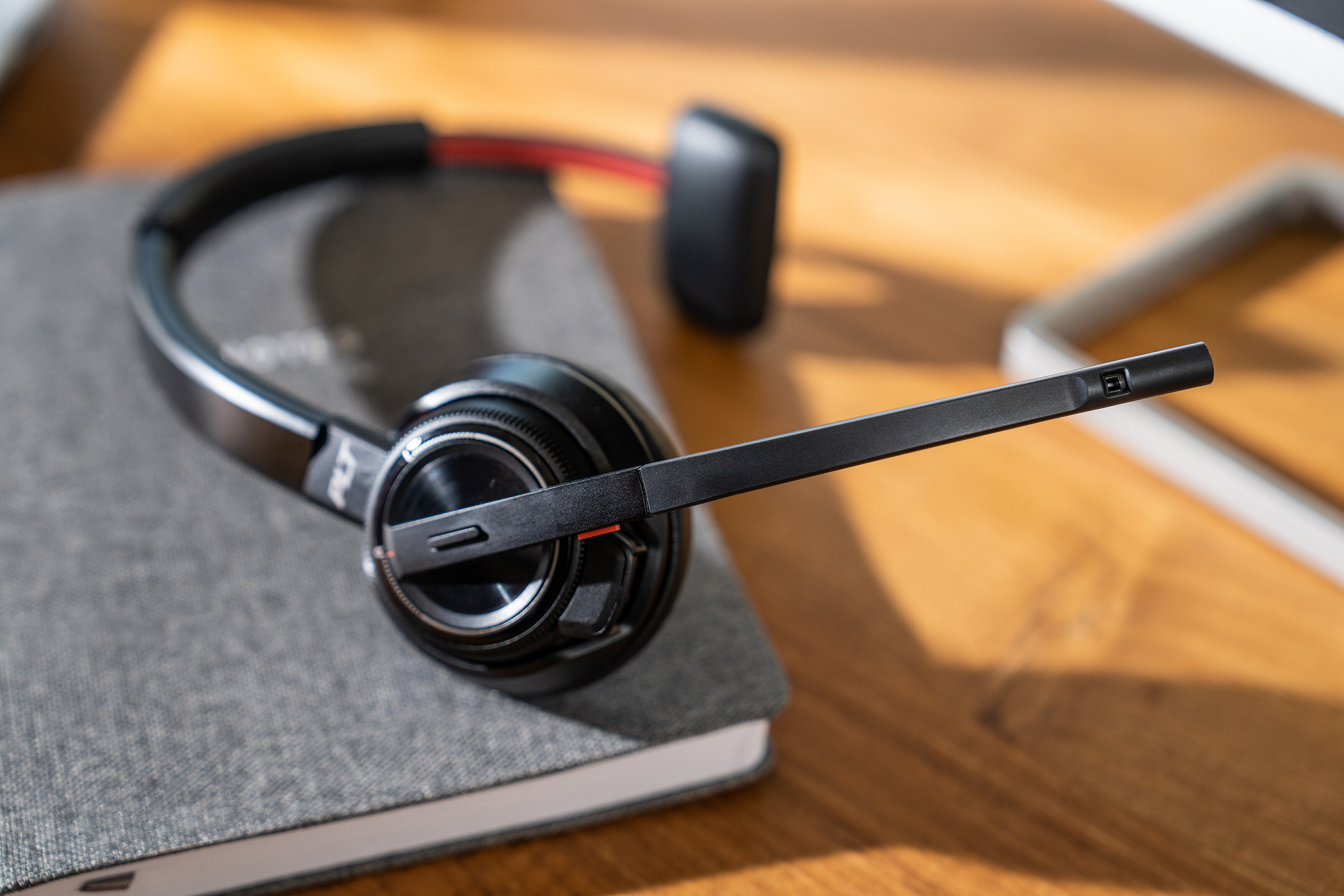 Poly Cuffie Savi 8210 UC DECT 1880-1900 MHz USB-A certificate per Microsoft Teams