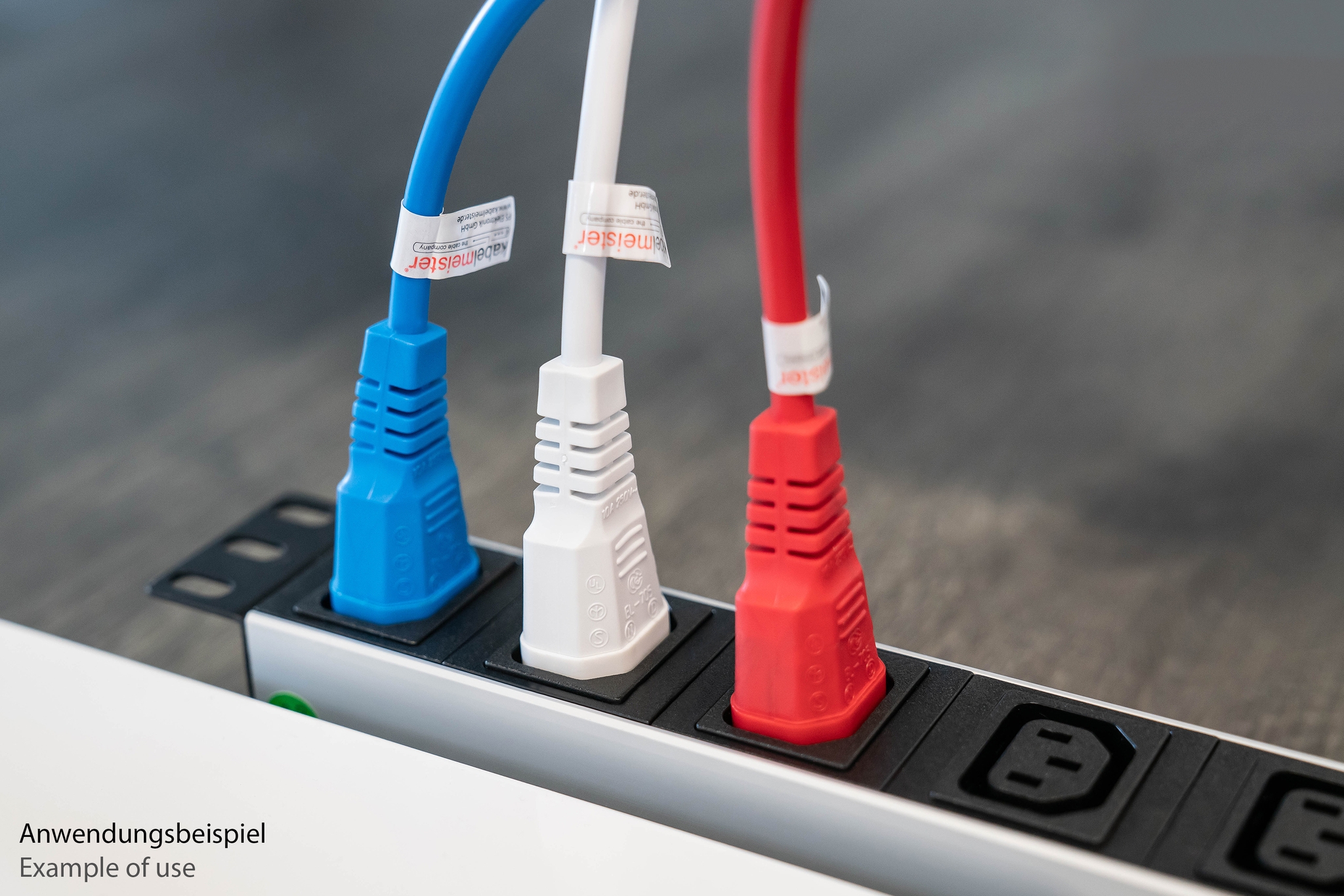 kabelmeister� Kaltger�teverl�ngerung Kaltger�te-Stecker C14 an Kaltger�te-Buchse C13, rot, 0,75mm�,