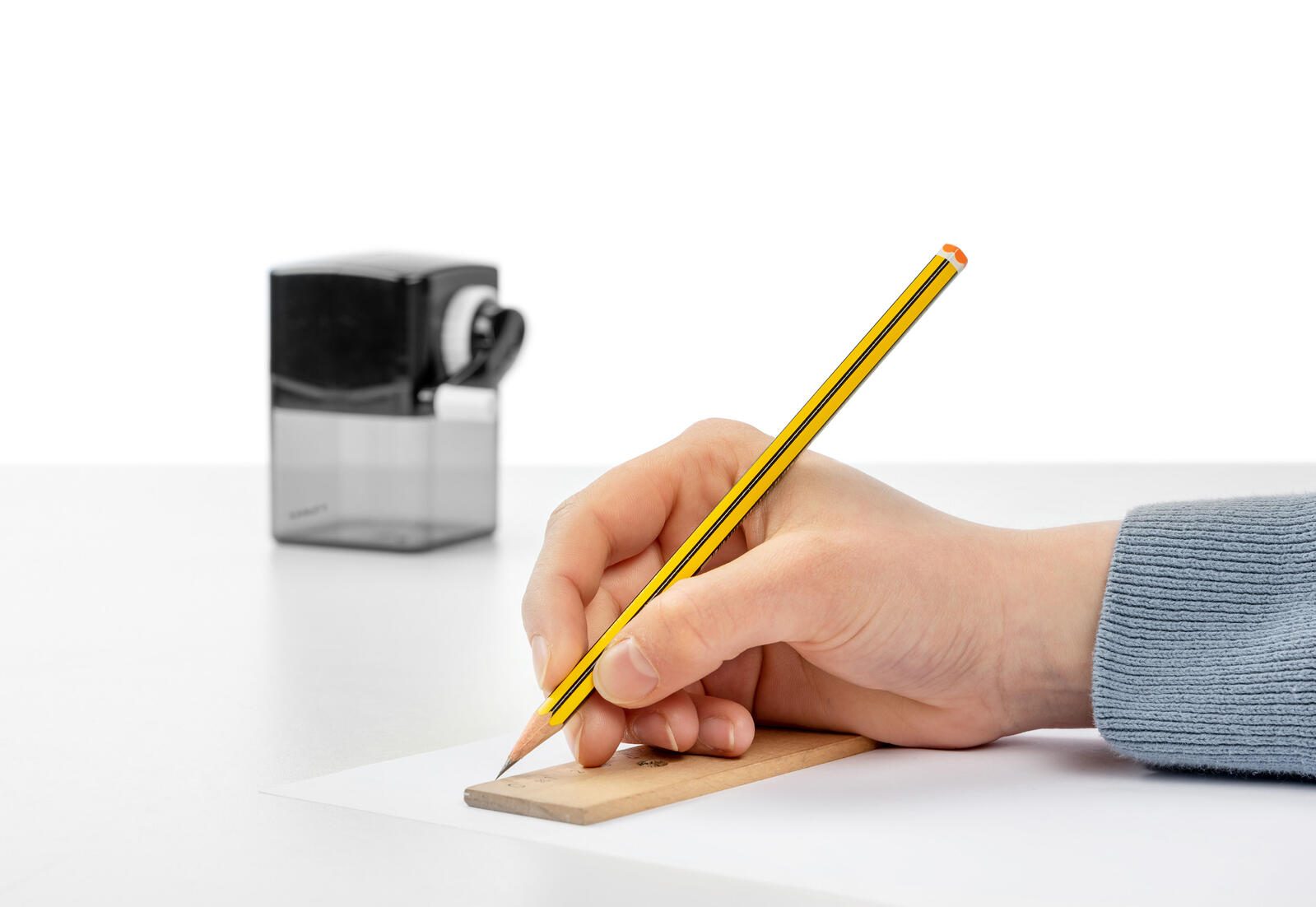 Novus Dahle Spitzmaschine 144 schwarz