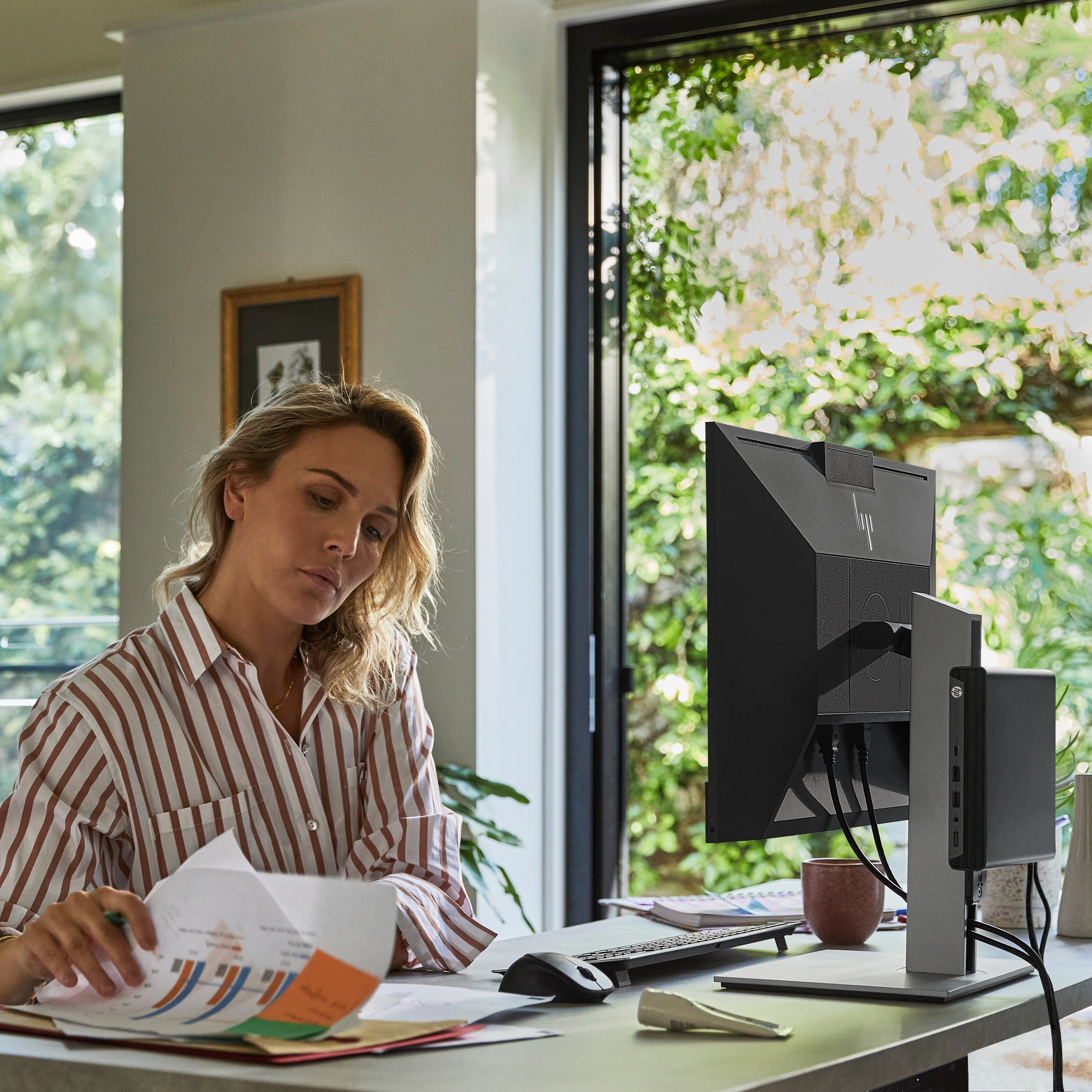 HP Elite 800 G9 - Mini Desktop - Core i9 i9-14900T - RAM 64 GB - SSD 1 TB - NVMe, TLC - UHD Graphics 770 - 1GbE, Wi-Fi 6E, Bluetooth 5.3 - WLAN: 802.11a/b/g/n/ac/ax (Wi-Fi 6E)